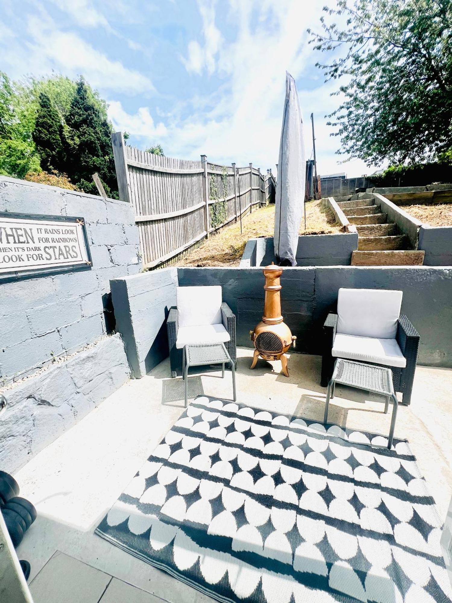 Peaceful Location With Free Parking For 2 Cars - Hosts Up To 4- Business Or Leisure Stays, Inc Hot-tub-netflix-complimentary Breakfast Apartment *
