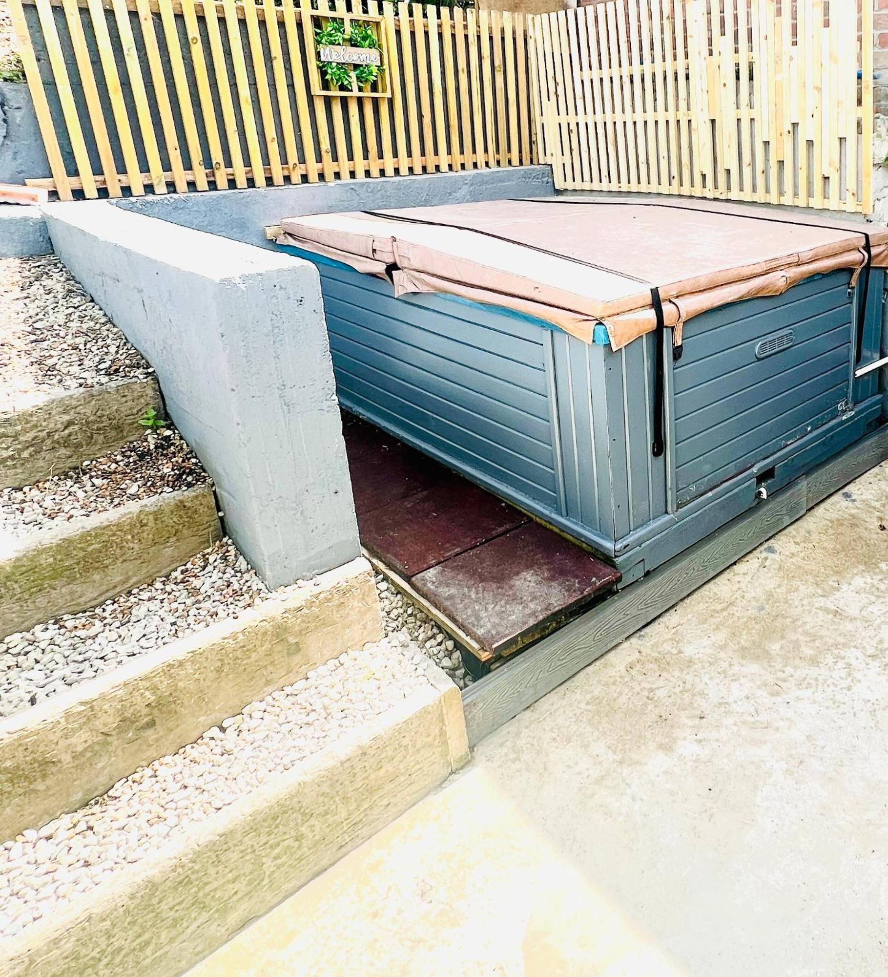 Peaceful Location With Free Parking For 2 Cars - Hosts Up To 4- Business Or Leisure Stays, Inc Hot-tub-netflix-complimentary Breakfast Southampton