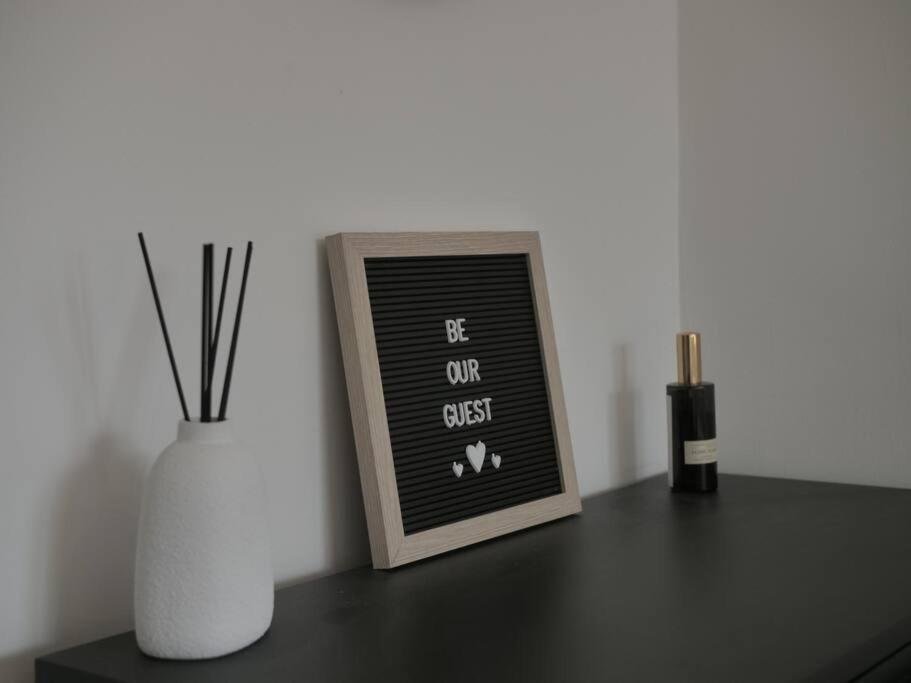 Peaceful Location With Free Parking For 2 Cars - Hosts Up To 4- Business Or Leisure Stays, Inc Hot-tub-netflix-complimentary Breakfast Apartment Southampton