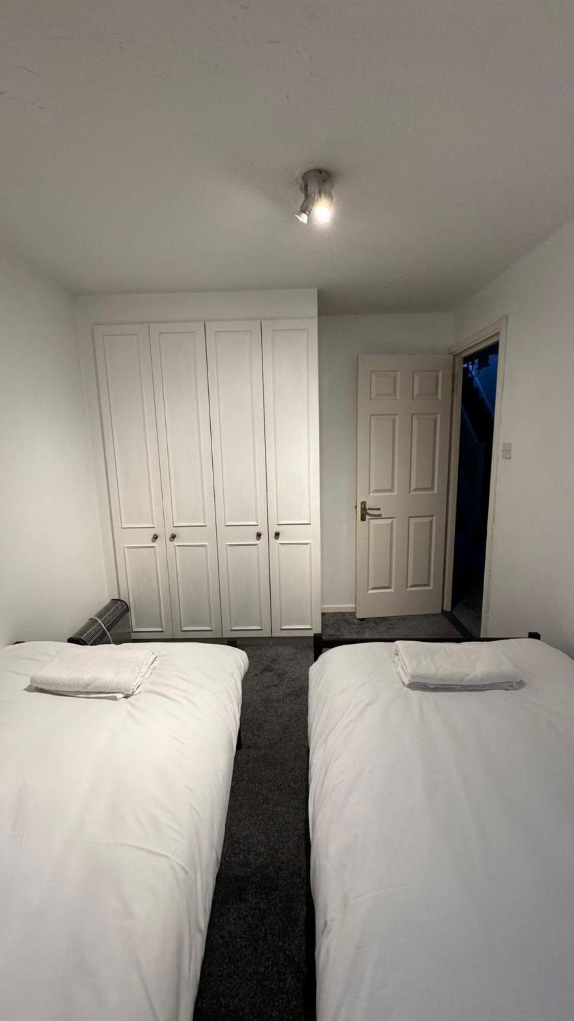 3br House In Centre Free Parking Sleeps Up To 5 Holiday home