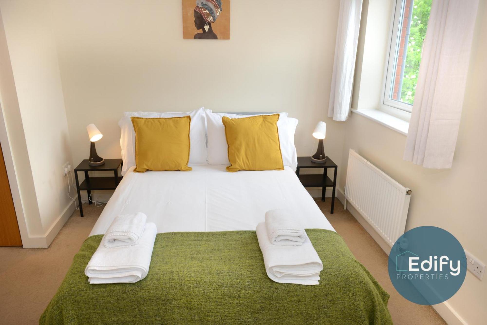 Centre Townhouse, Sleeps 8, Free Parking * Southampton
