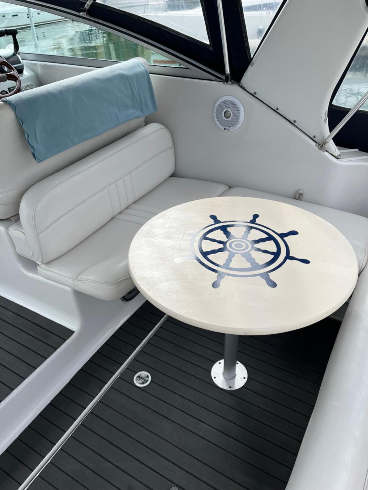 Botel Delightful Boat In 5-star Marina - Ocean Village