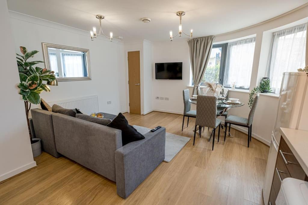 Cosy 1bed Flat In The Centre Of Apartment *