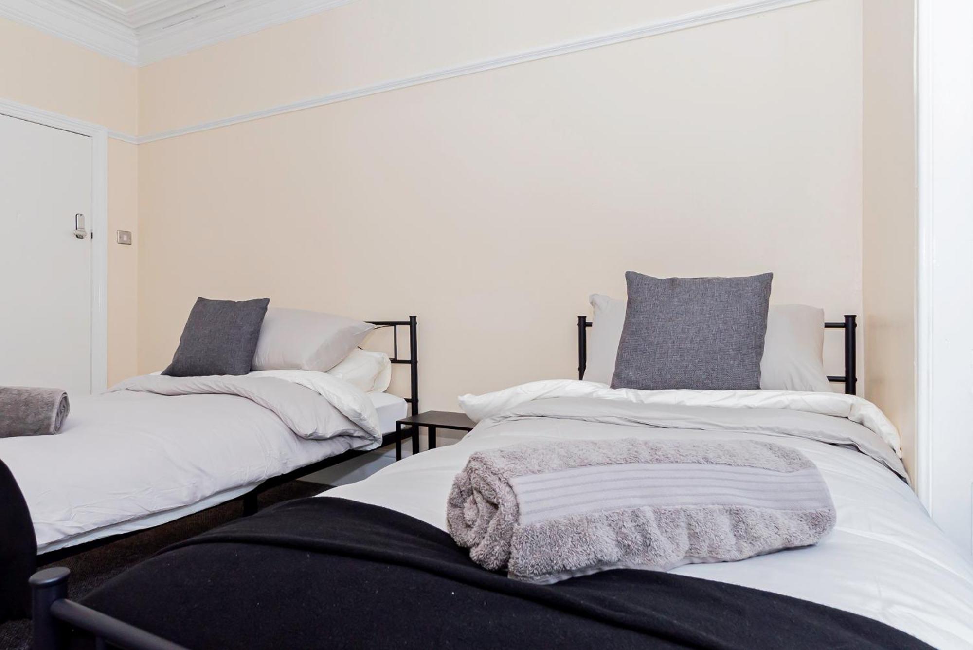 Casa de hóspedes Shirley House 5, Guest House, Self Catering, Self Check In With Smart Locks, Use Of Fully Equipped Kitchen, Close To Centre, Ideal For Longer And Fawley Contractors