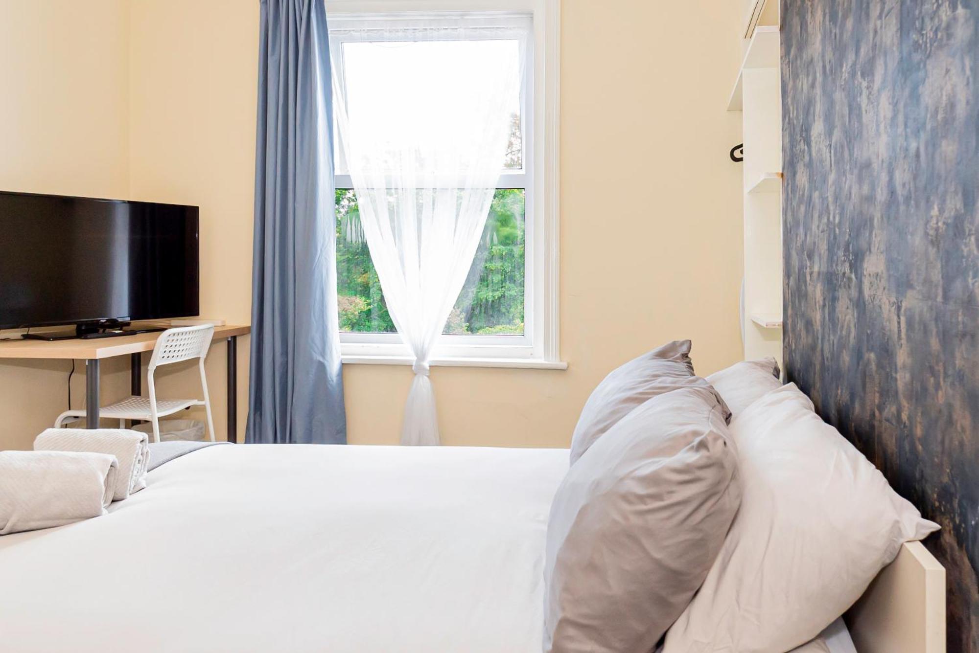 Casa de hóspedes Shirley House 5, Guest House, Self Catering, Self Check In With Smart Locks, Use Of Fully Equipped Kitchen, Close To Centre, Ideal For Longer And Fawley Contractors