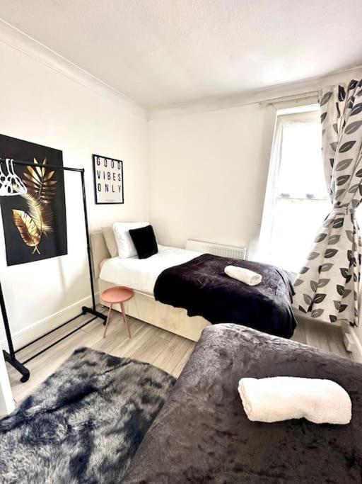 Four Bed House With Garden And Parking In The Centre Southampton