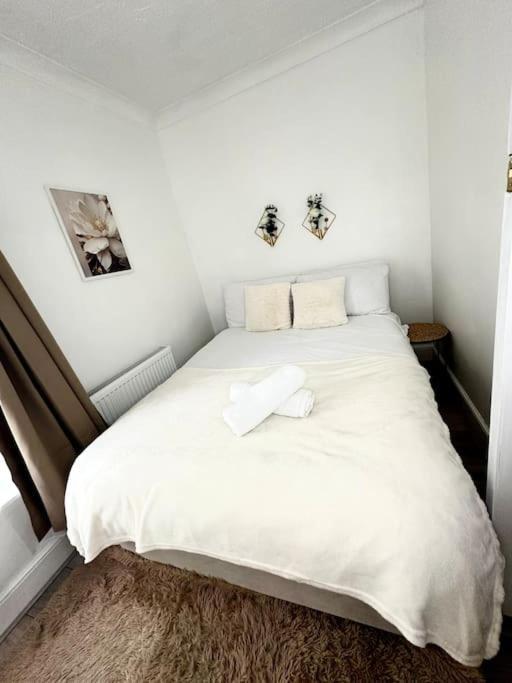 Four Bed House With Garden And Parking In The Centre * Southampton