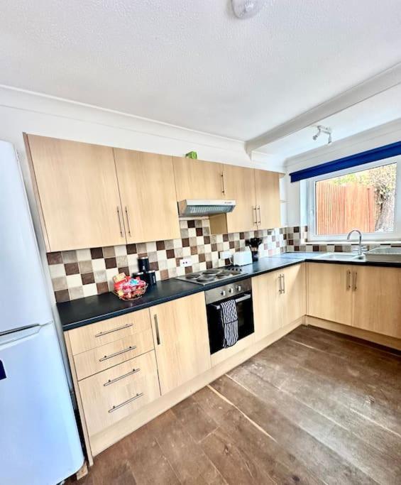 Four Bed House With Garden And Parking In The Centre Apartment