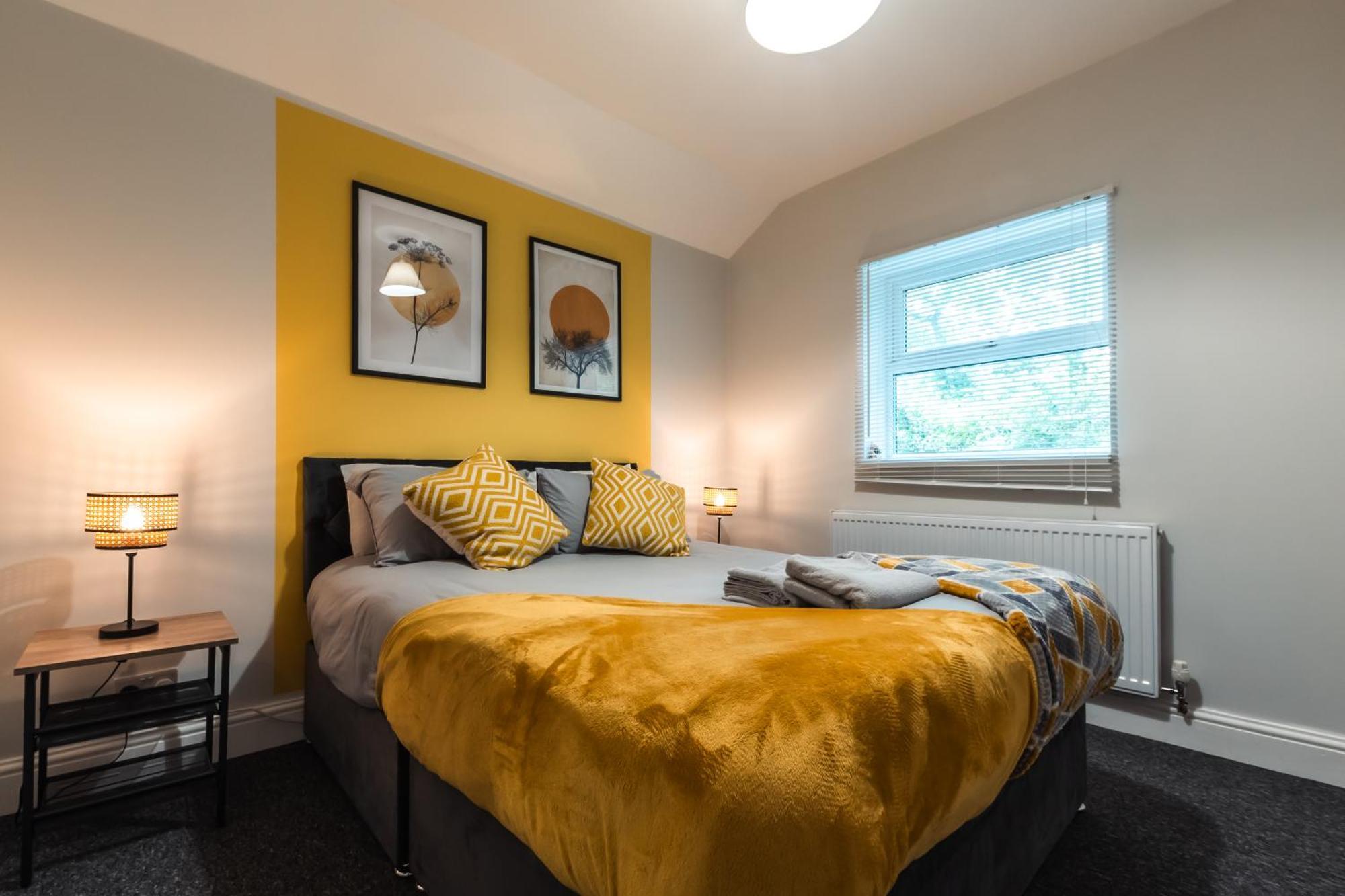 4 Bedrooms, Sleeps 8, Long Term Disc, Driveway Casa de férias Southampton