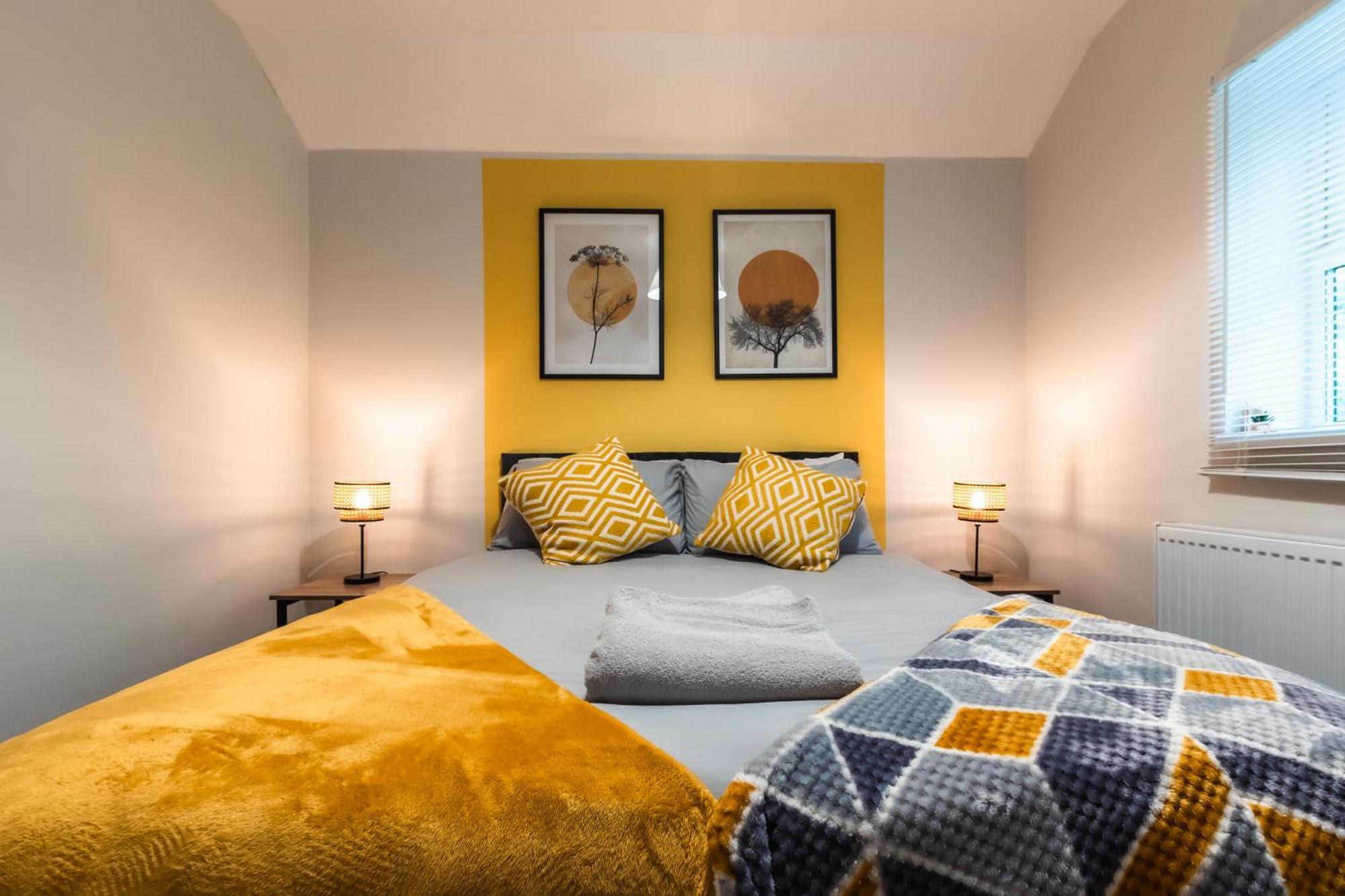 4 Bedrooms, Sleeps 8, Long Term Disc, Driveway Casa de férias *