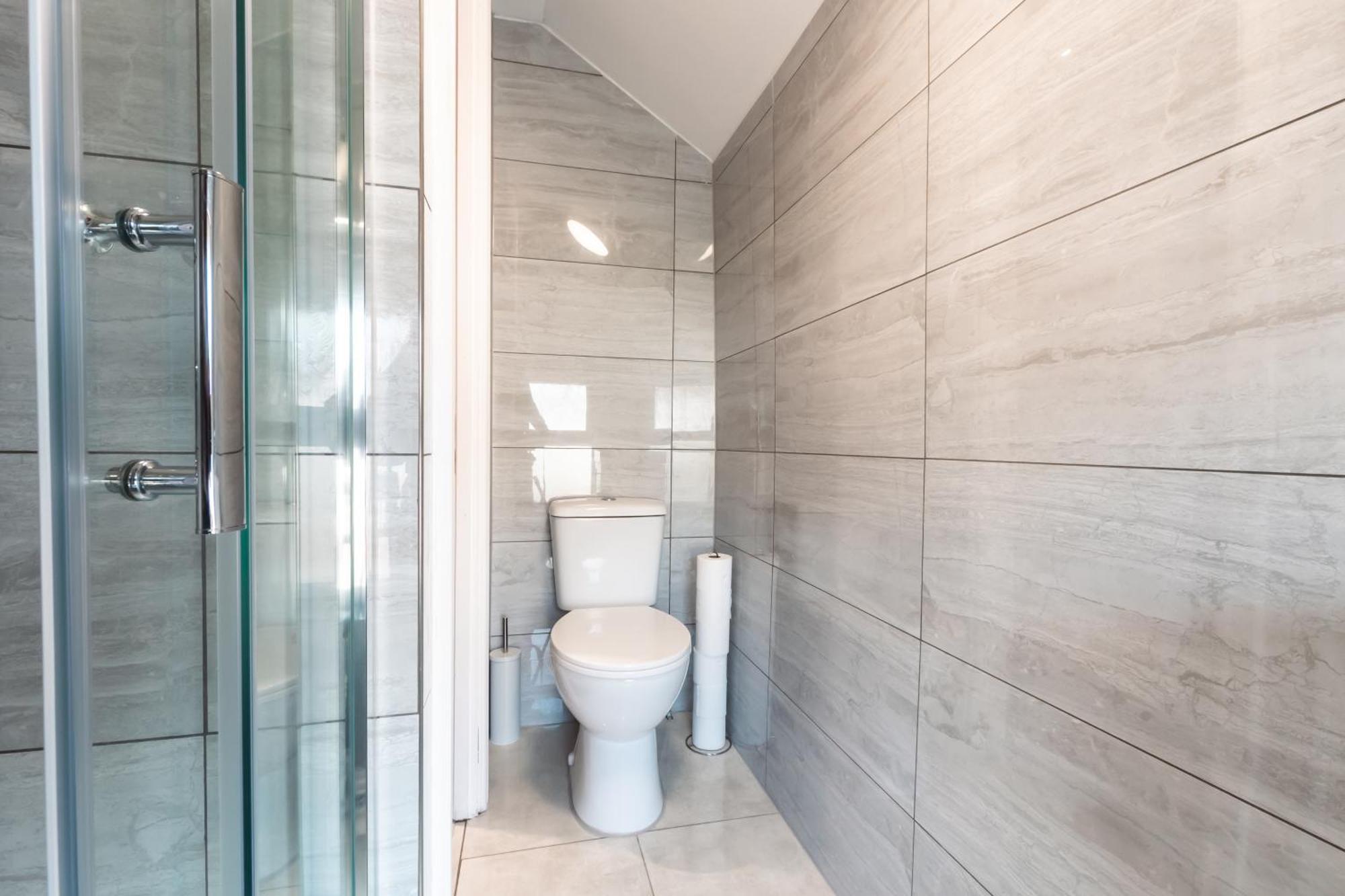 4 Bedrooms, Sleeps 8, Long Term Disc, Driveway Casa de férias *