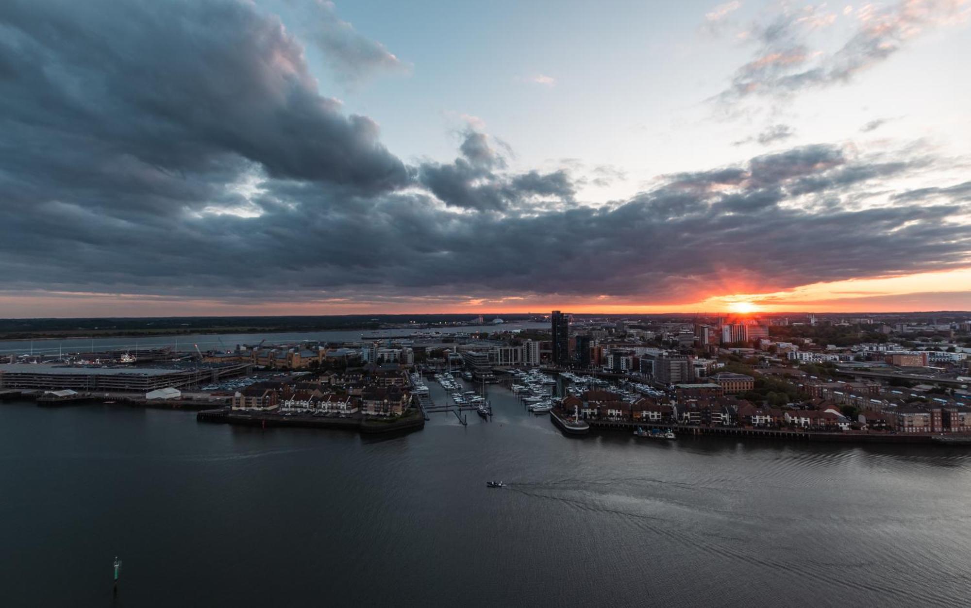 The Itchen River Penthouse Apartment
