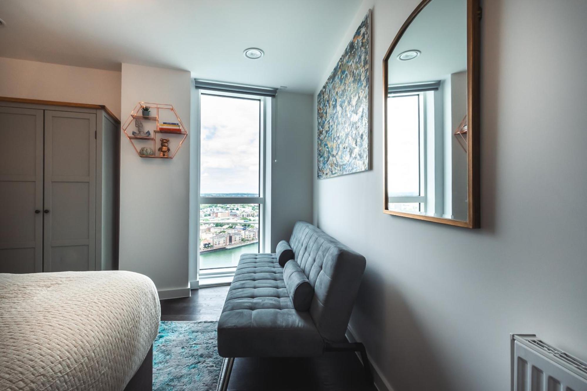 The Itchen River Penthouse Apartment Southampton