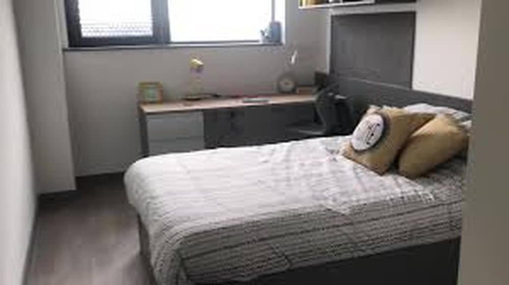 For Students Only Capital House In Southampton Apartment