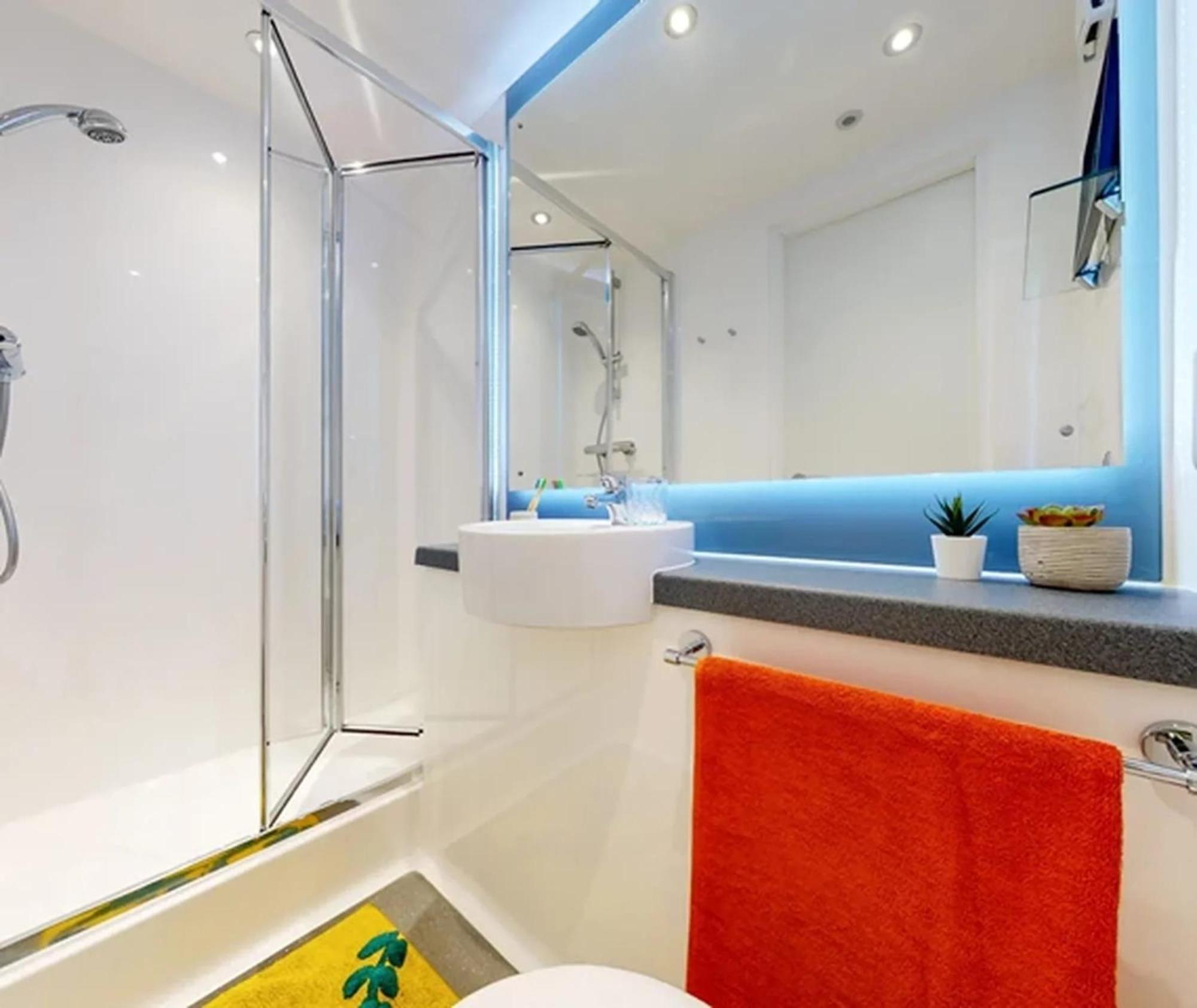 For Students Only Capital House In Southampton Apartment *