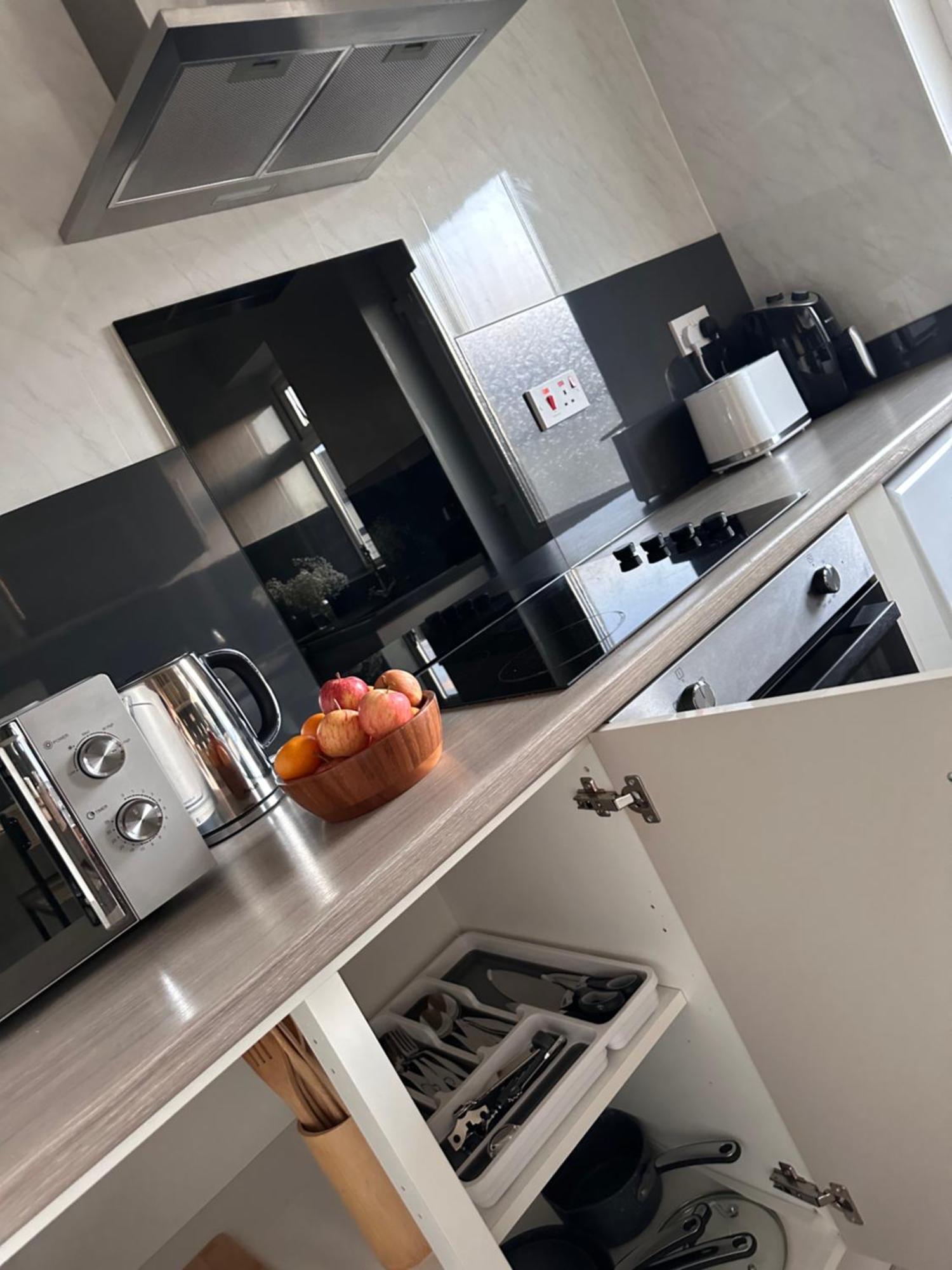 Ocean Village Marina 2 Bedroom With Balcony! Apartment *