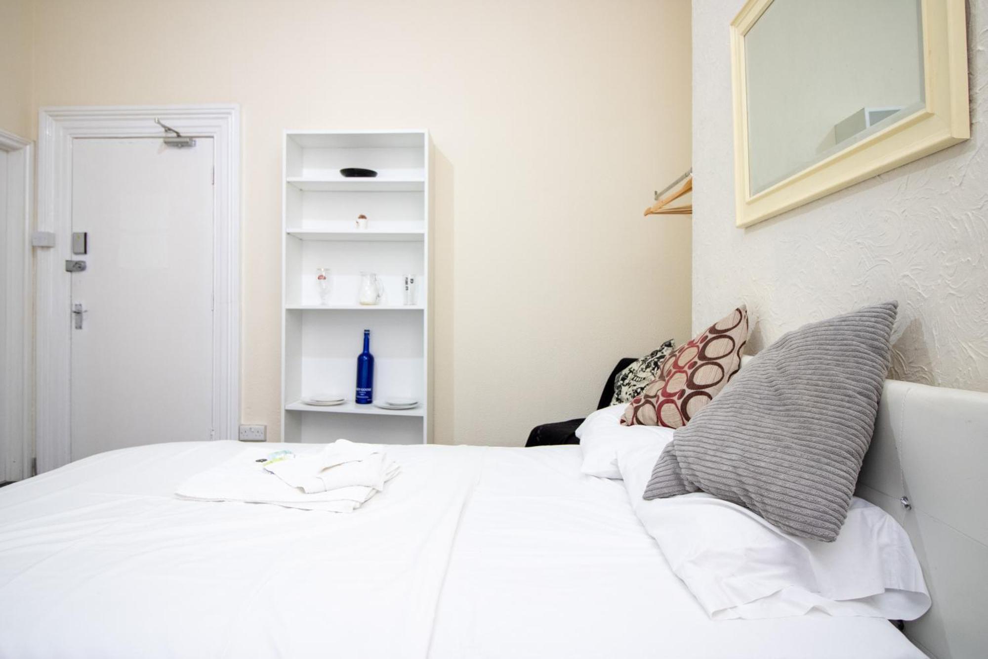 Pebbles 2 Guest house *