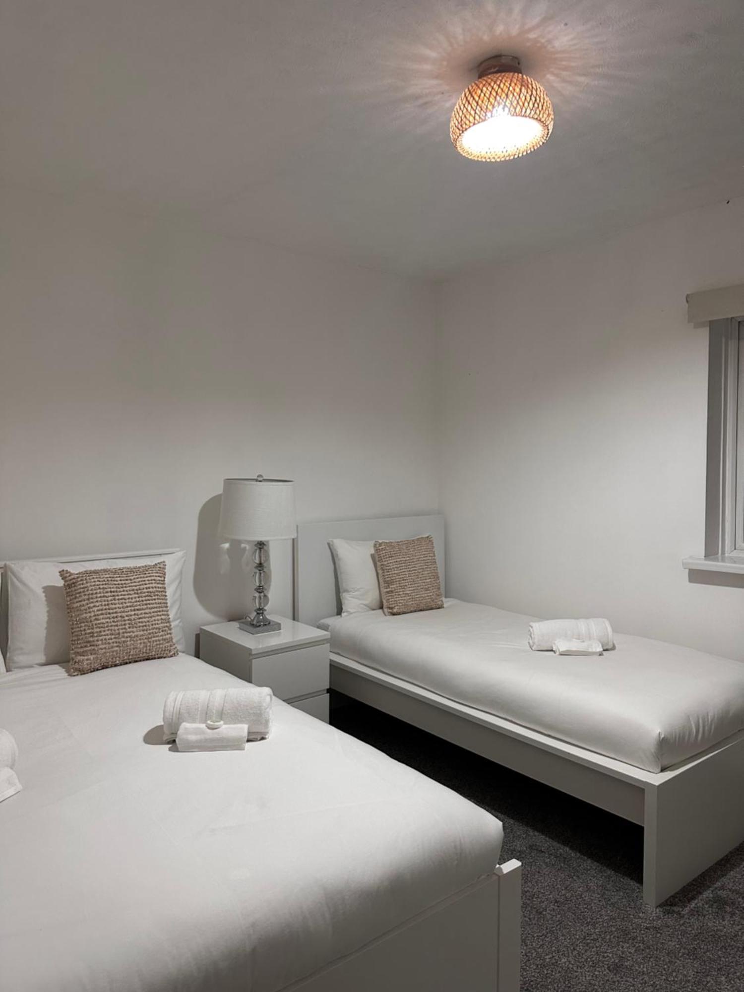 Ocean Village Marina 2 Bedroom With Balcony! *