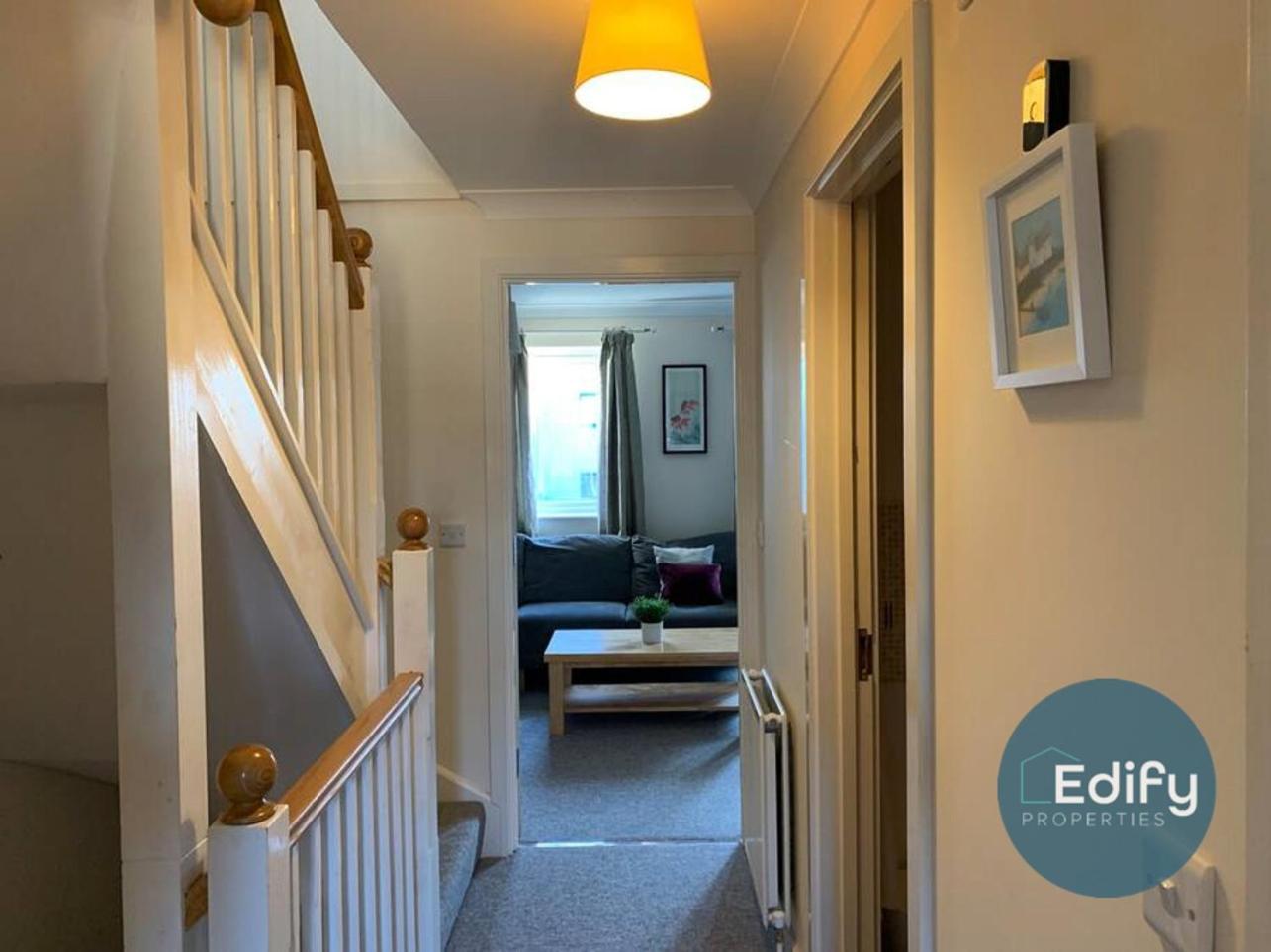 Centre Townhouse, Sleeps 8, Free Parking Holiday home Southampton