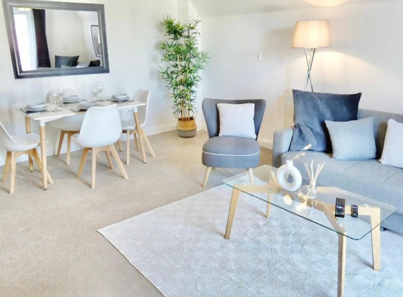 Apartment 4 Beds 2 Bath Close To Gen-hospital Free Parking