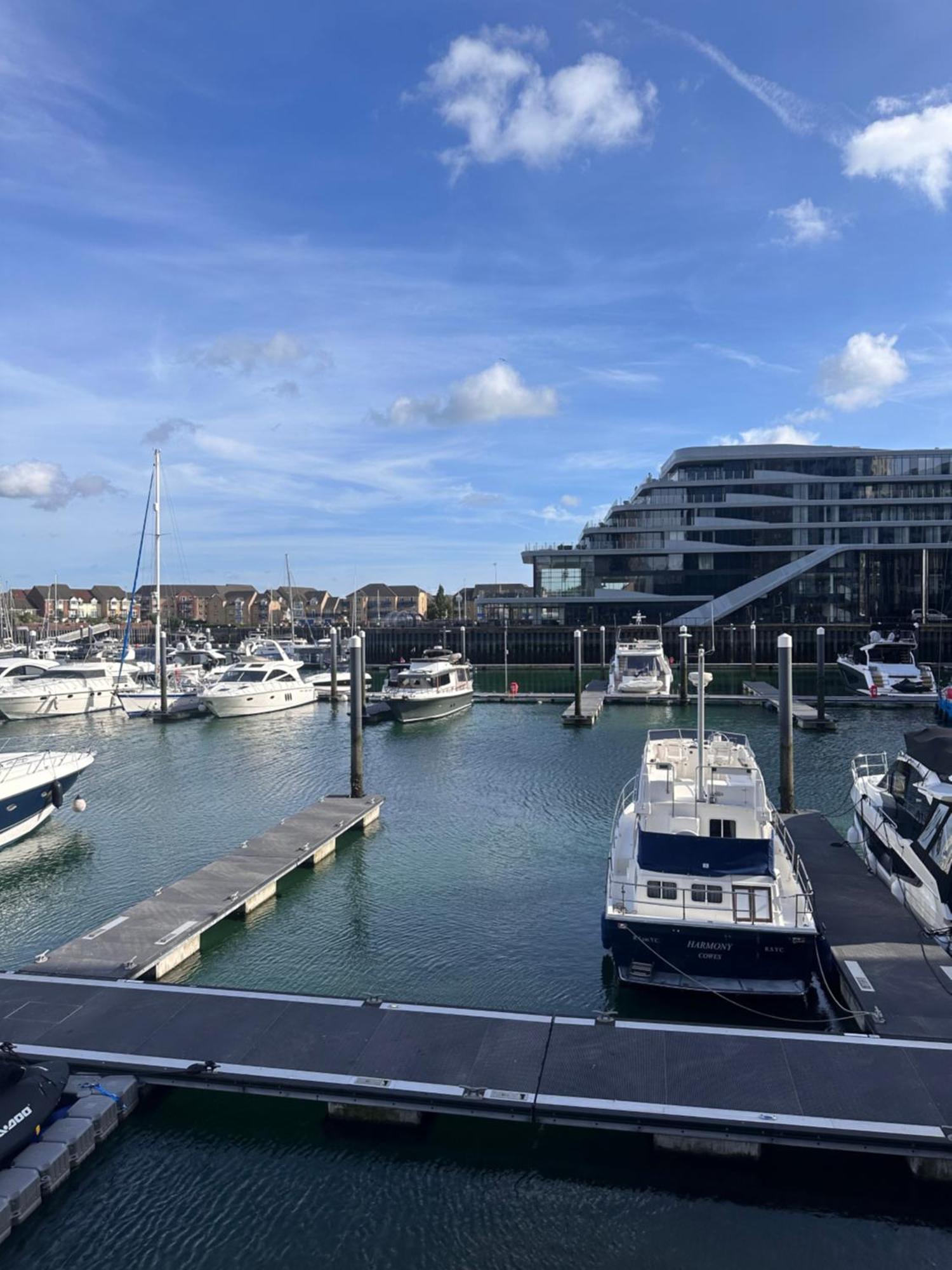 Ocean Village Marina 2 Bedroom With Balcony! * Southampton