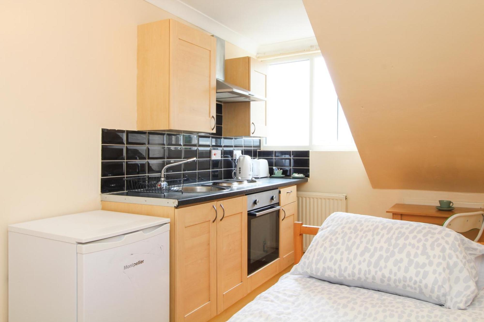 Polygon Centre Cosy Studio Apartamento *