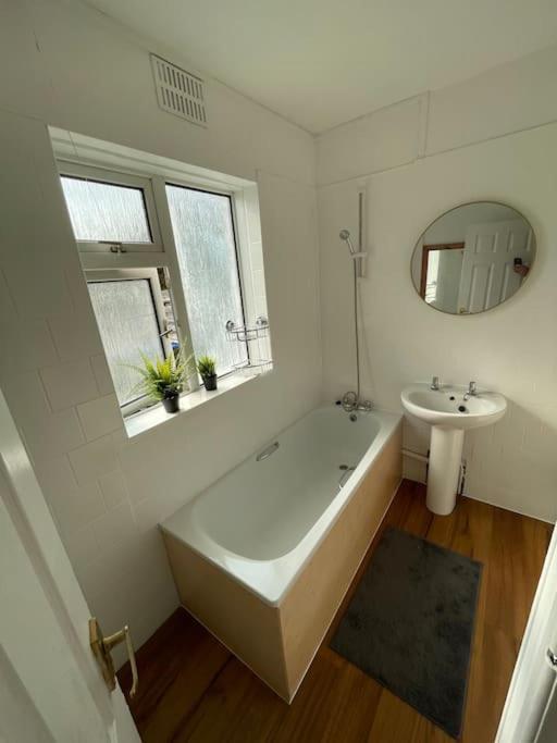 Bg 5 Min Walk To Hospital Holiday home *