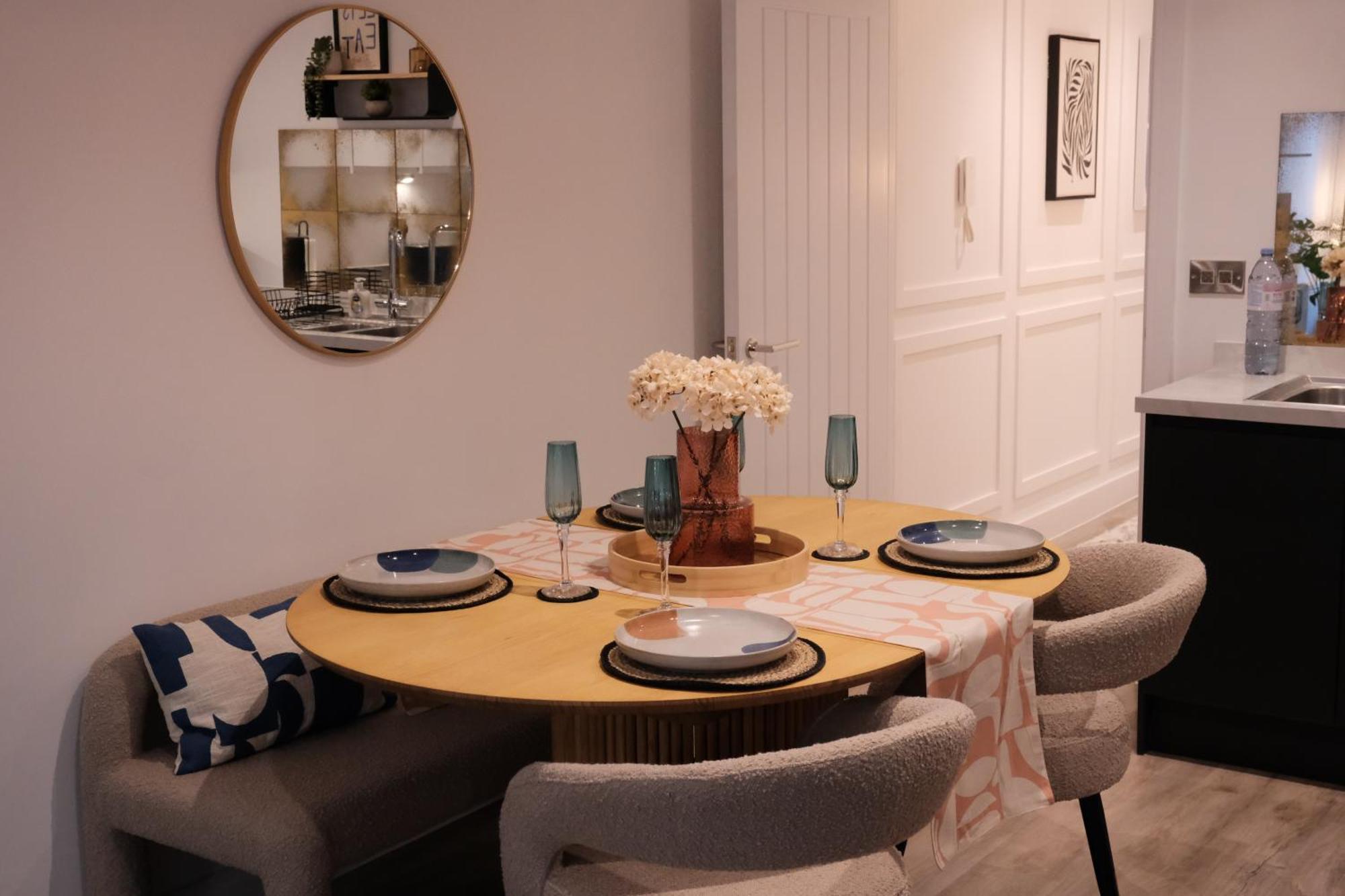 Stylish Luxury Sleeps 4 - * Southampton