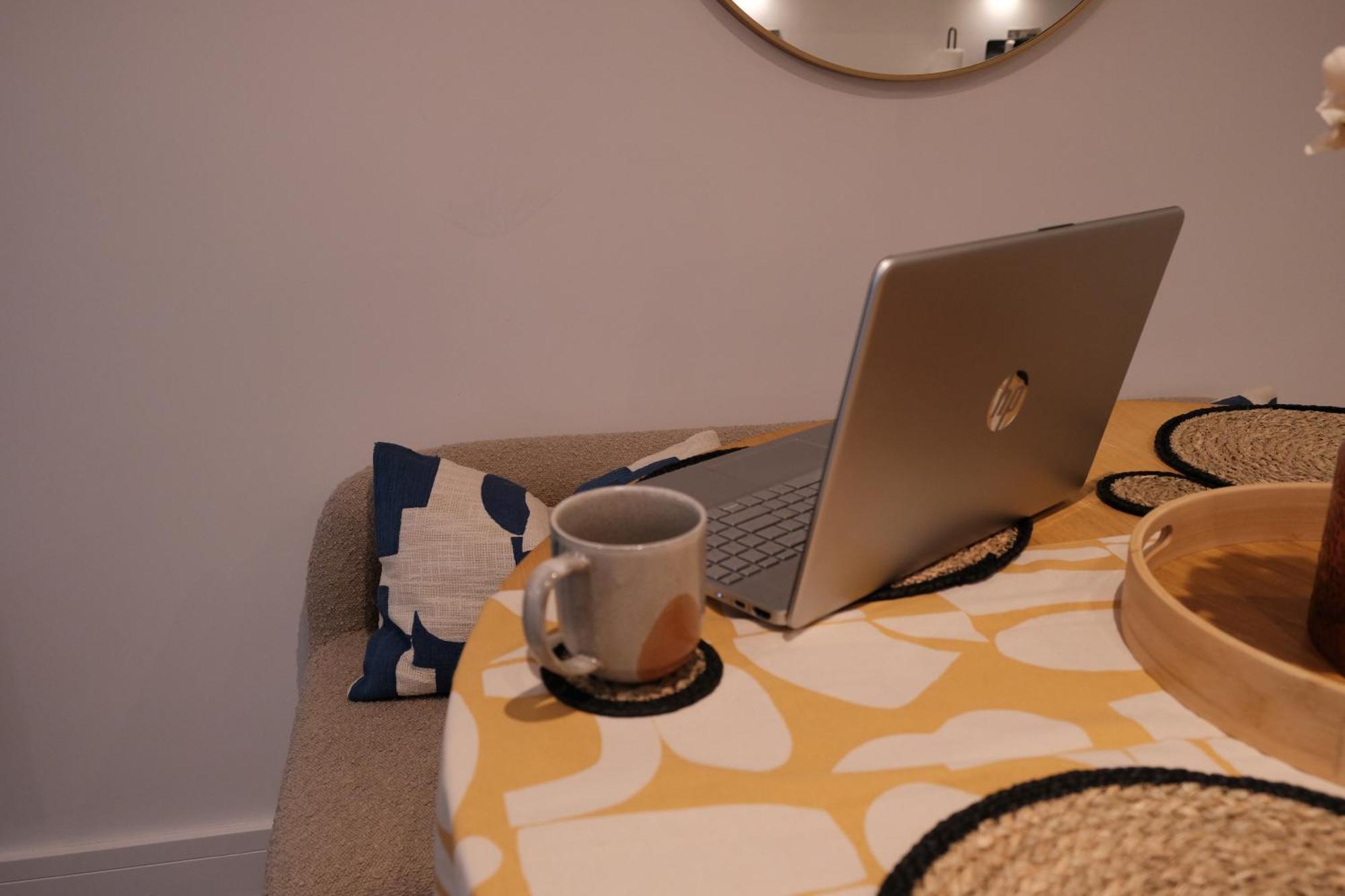 Stylish Luxury Sleeps 4 -
