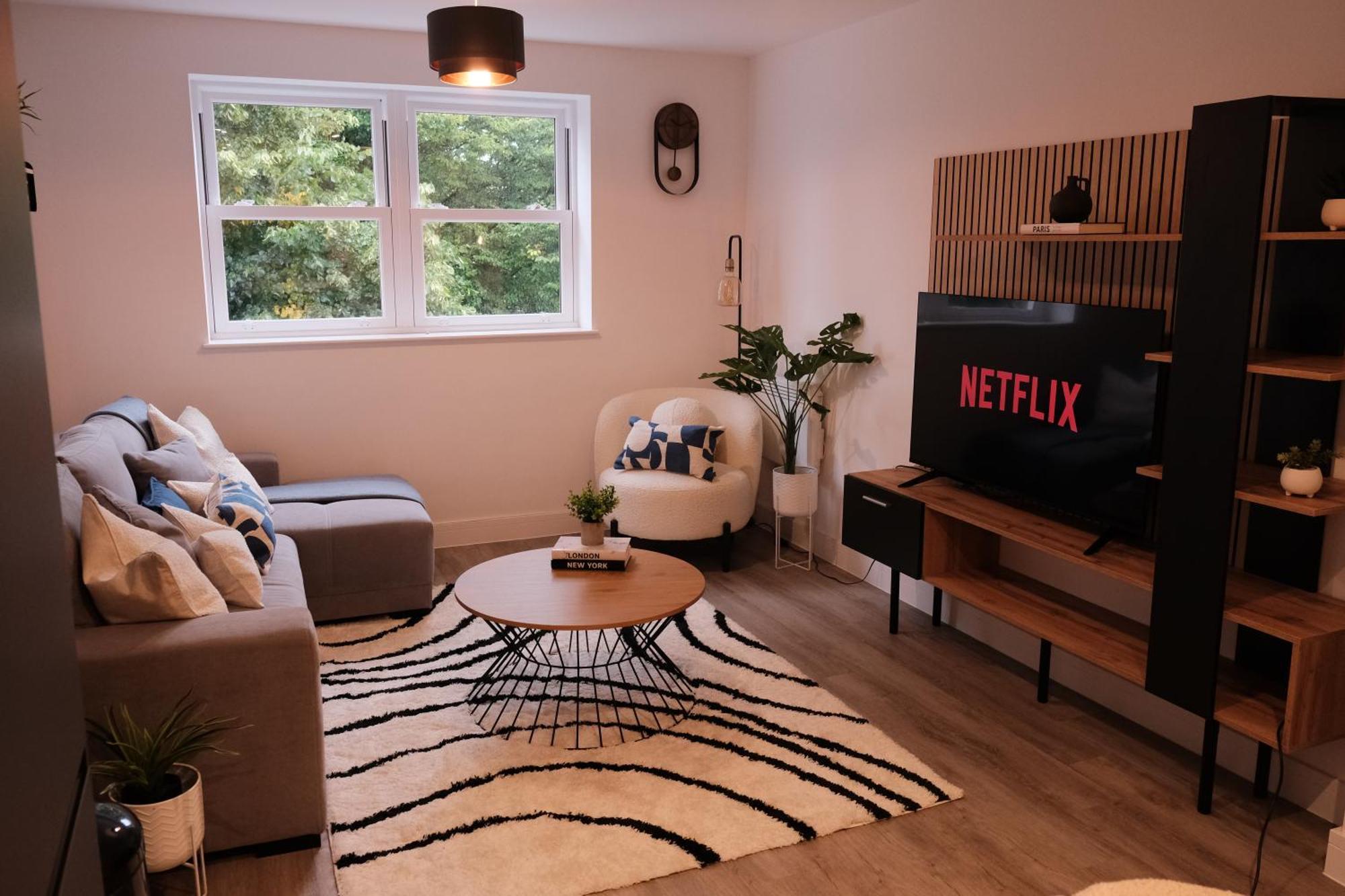 Apartment Stylish Luxury Sleeps 4 - *