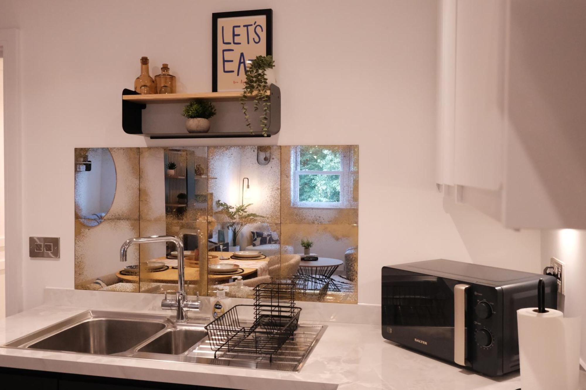 Apartment Stylish Luxury Sleeps 4 -