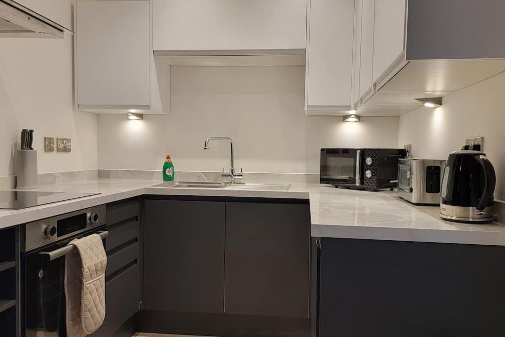 Apartamento New Centre 4 Guest Patio Cot Southampton