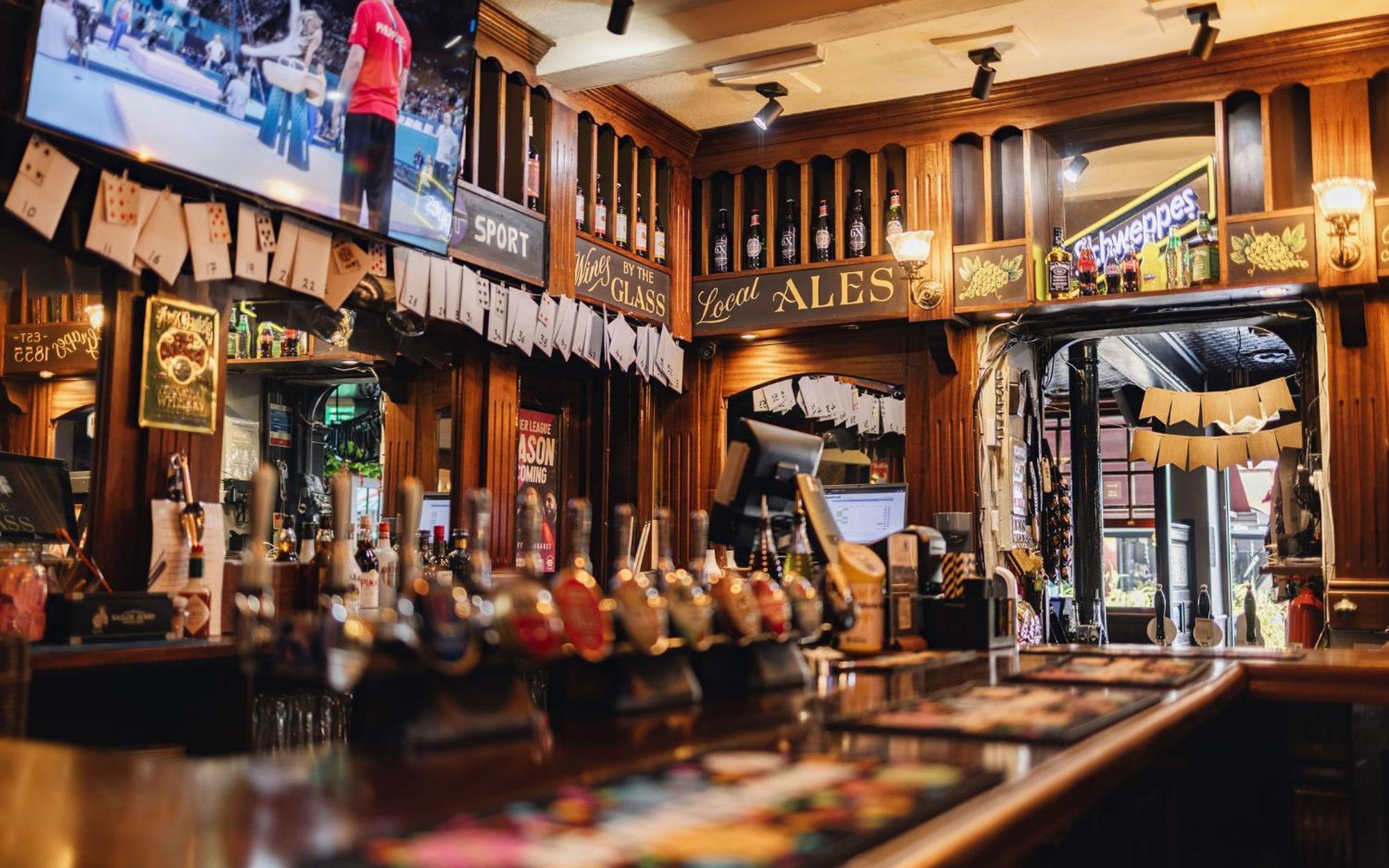 The Grapes Pub Inn Southampton