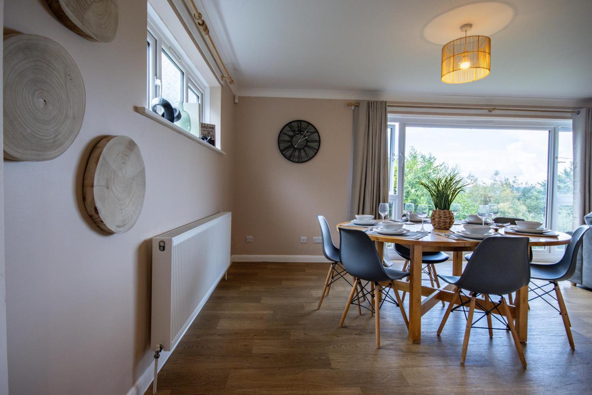 Detached House, Amazing Views, Driveway Parking Casa de férias