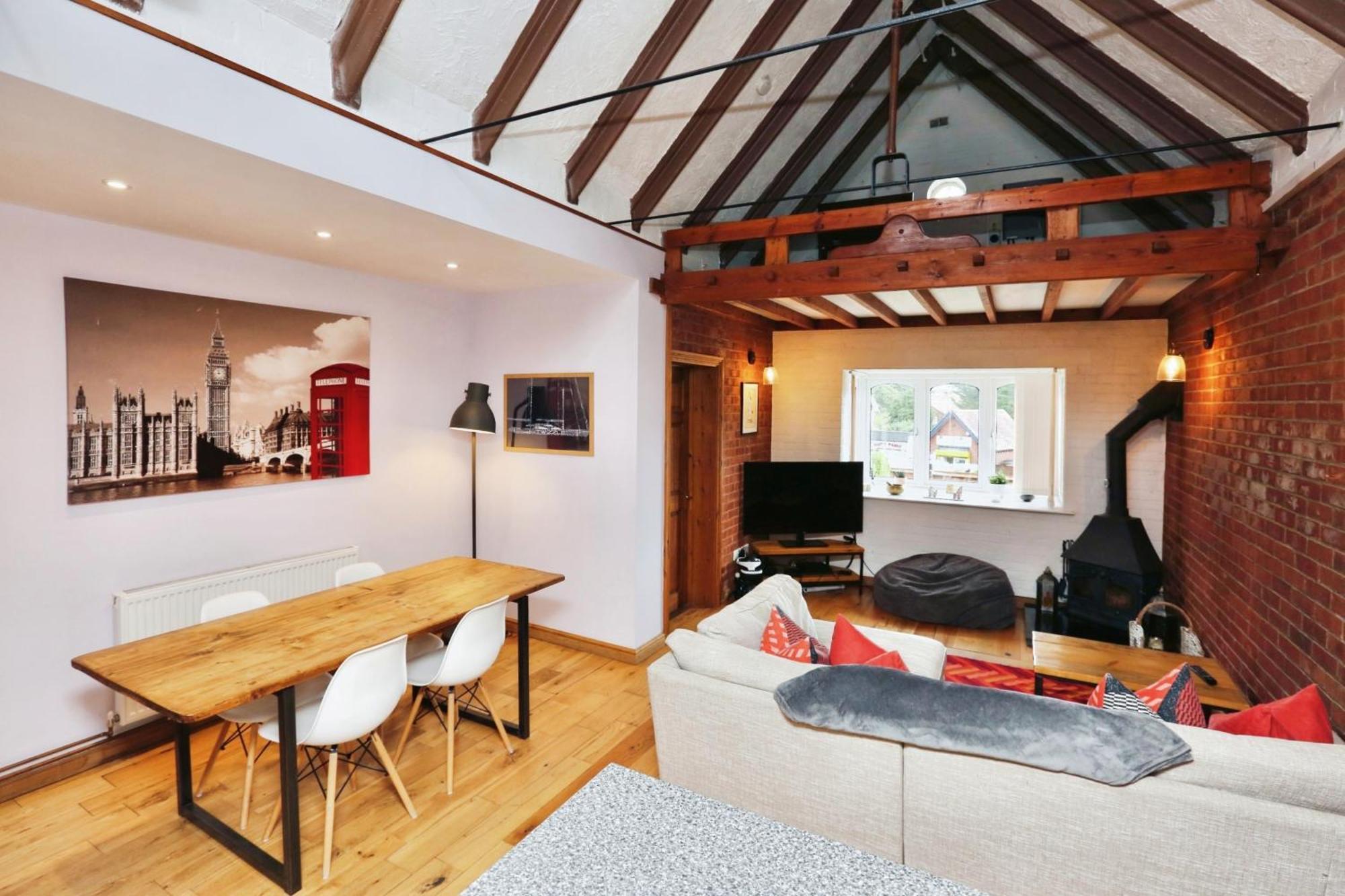 Quirky With Character Features * Southampton
