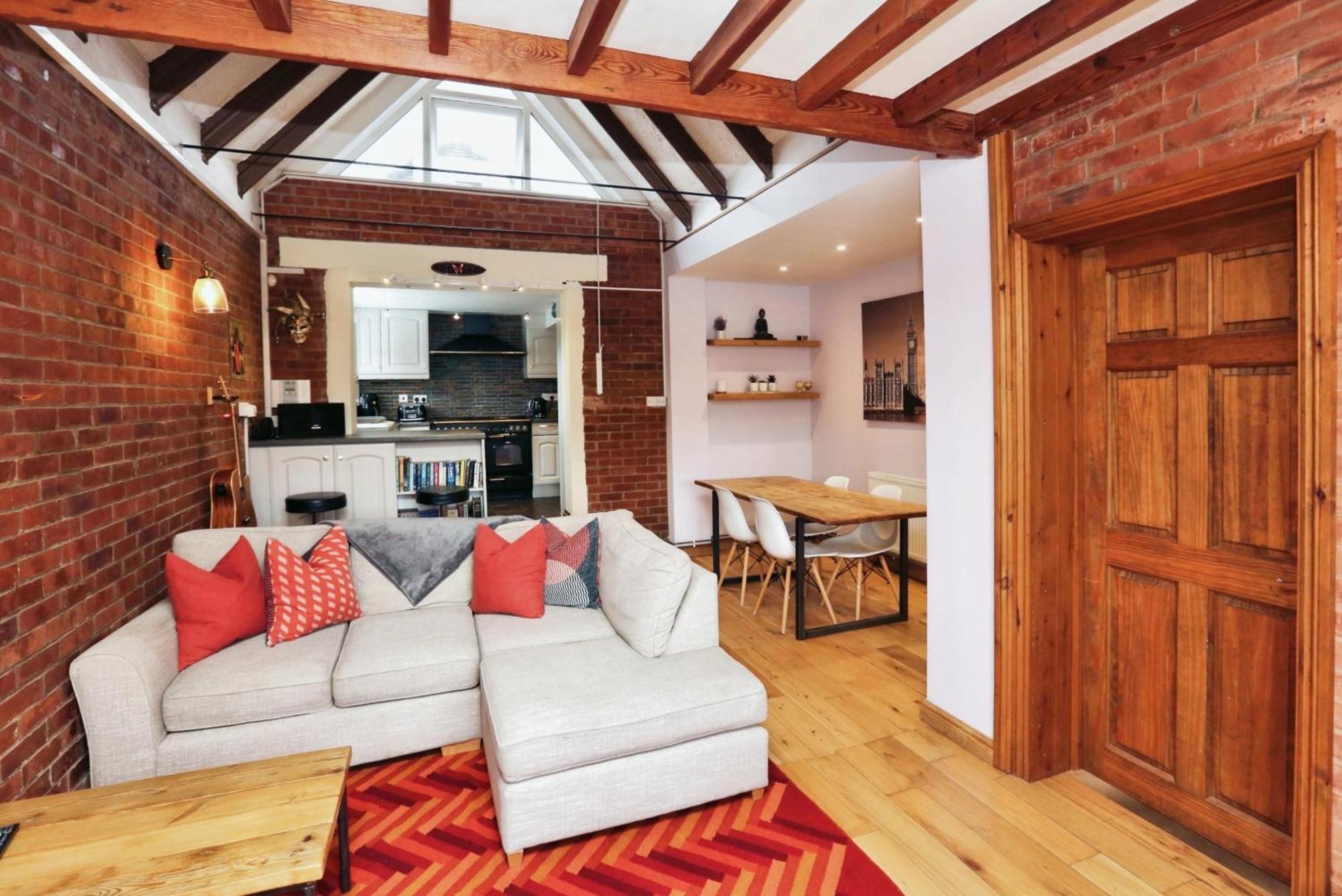 Quirky With Character Features Southampton