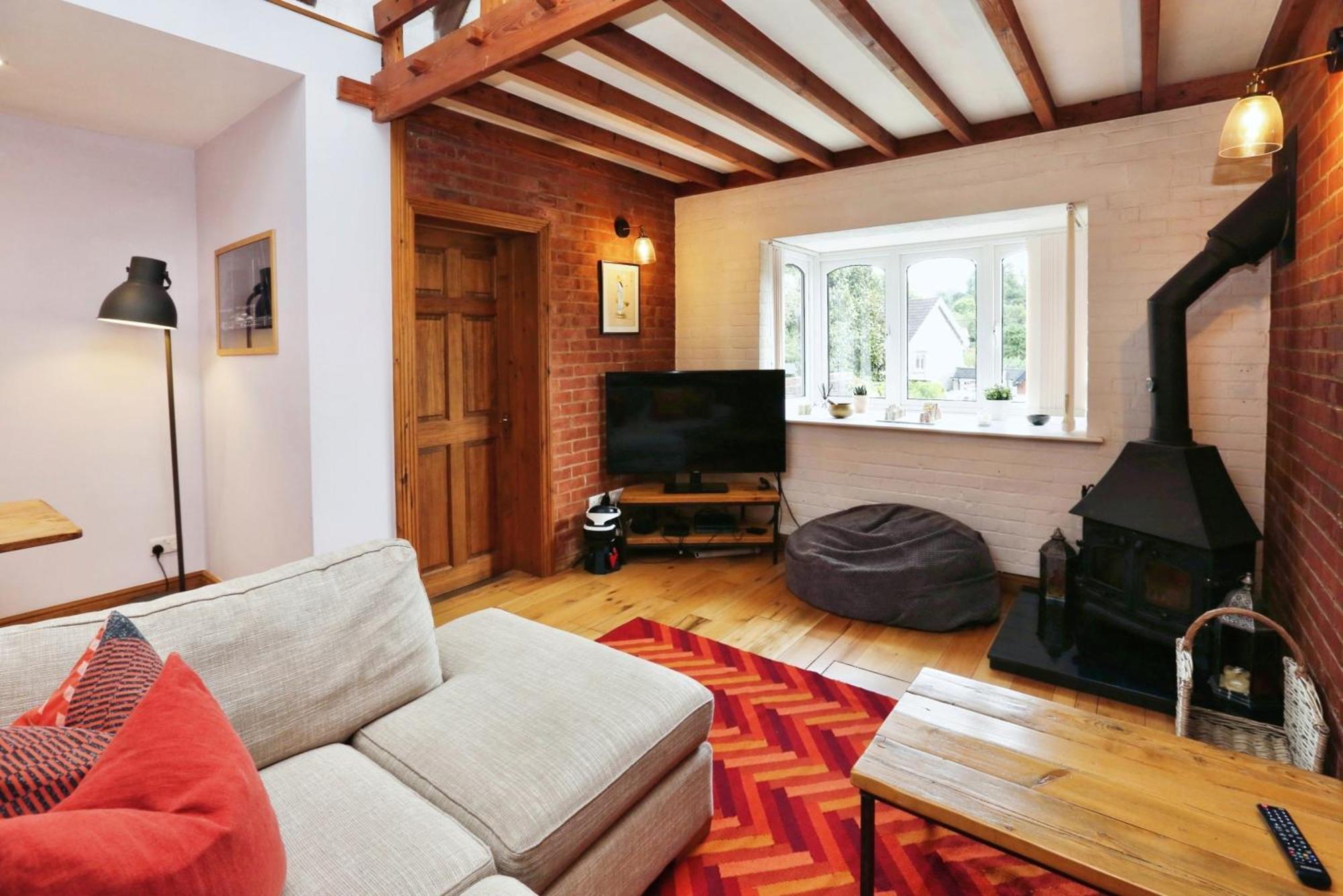 Quirky With Character Features * Southampton