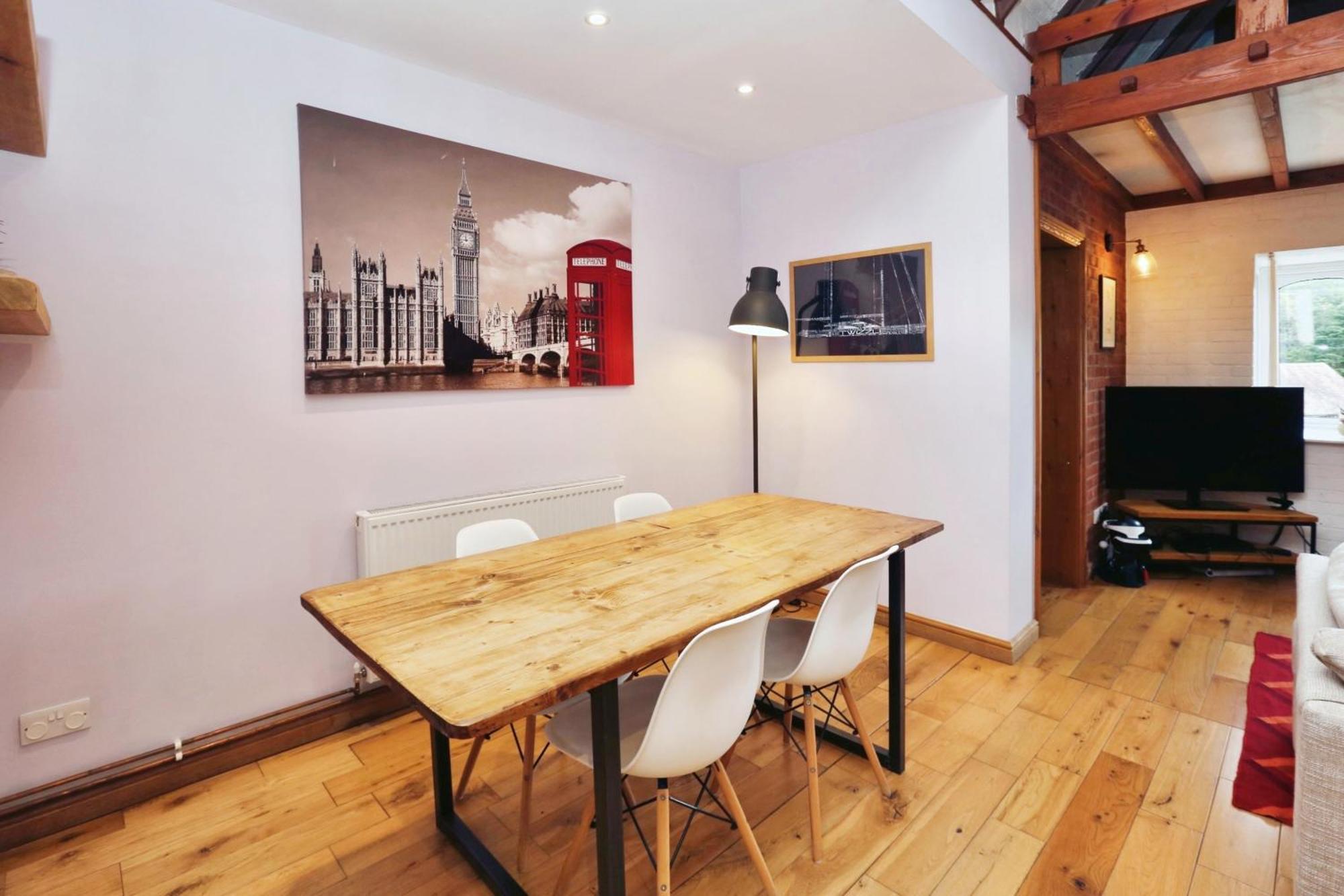 Quirky With Character Features * Southampton