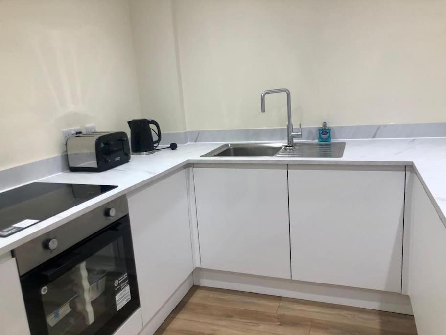 Newly Refurbished House - Centre With Parking * Southampton