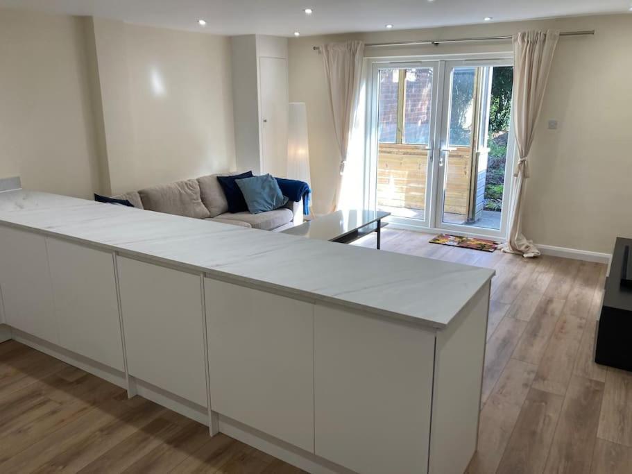Newly Refurbished House - Centre With Parking Southampton