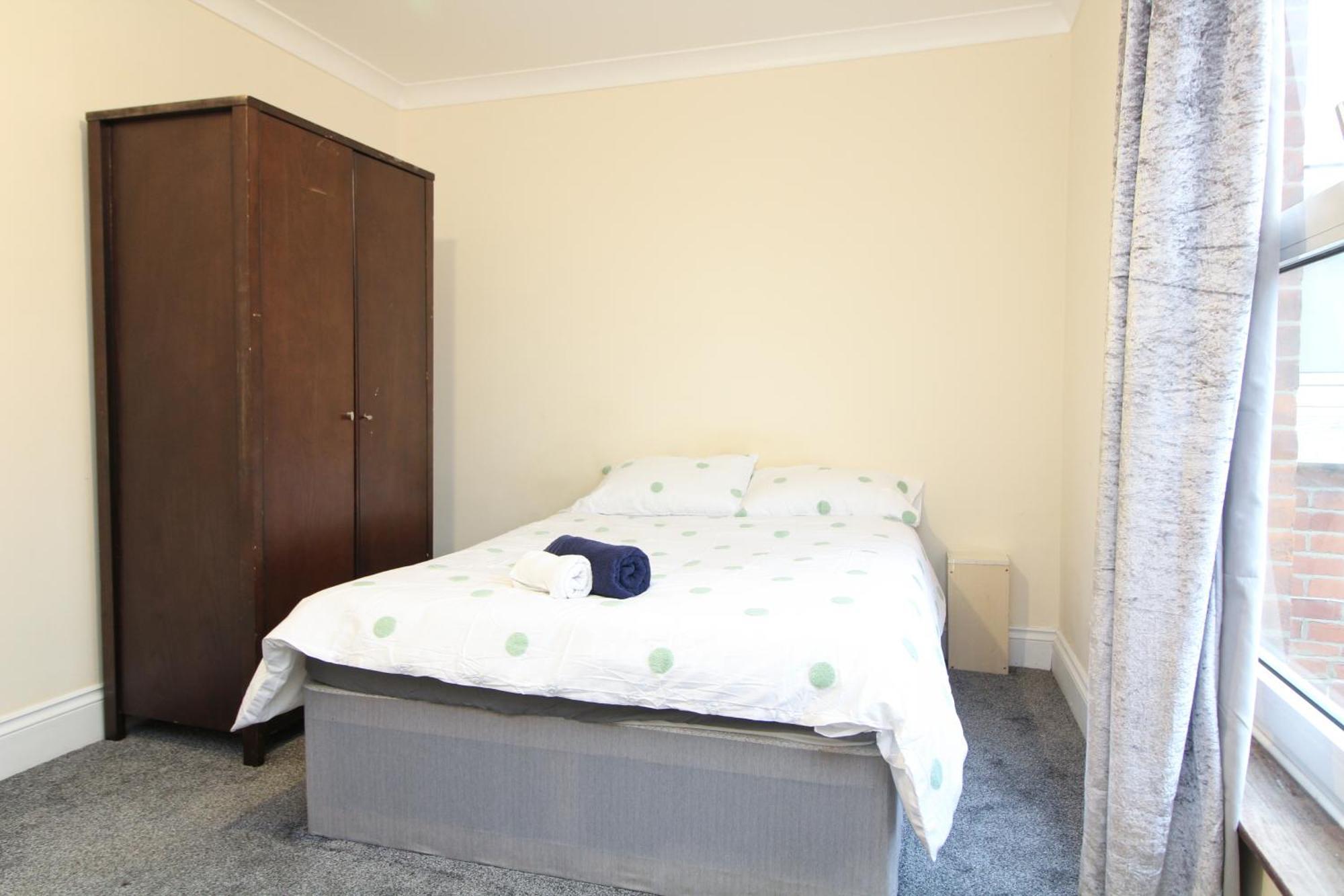 Centrally Located Double Guest house Southampton