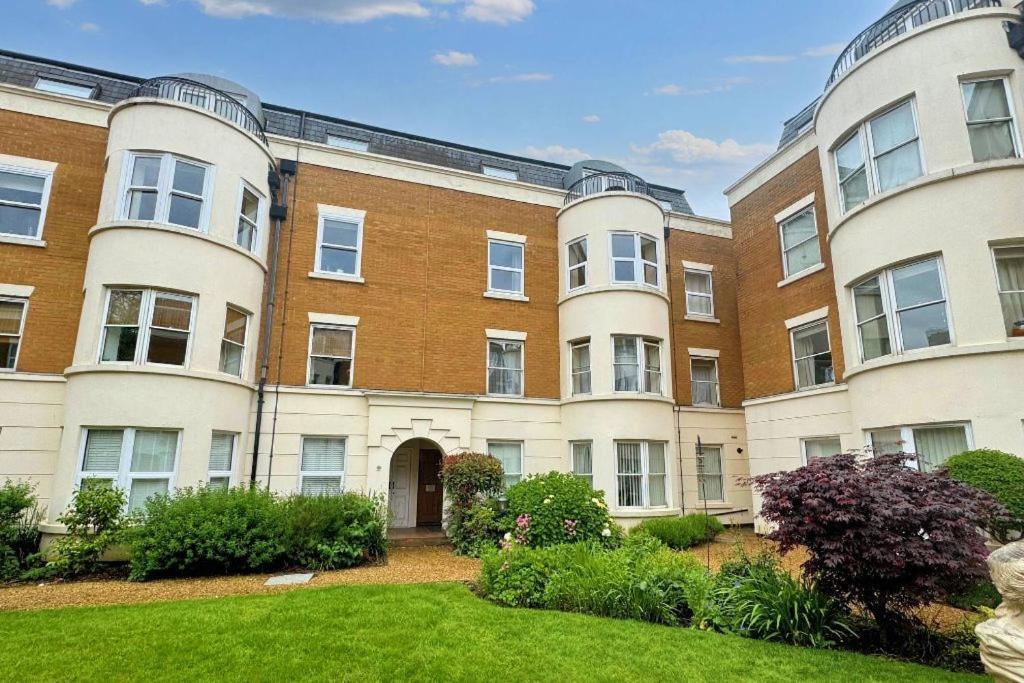 Osborne House - One Bedroom Ground Floor With Parking * Southampton