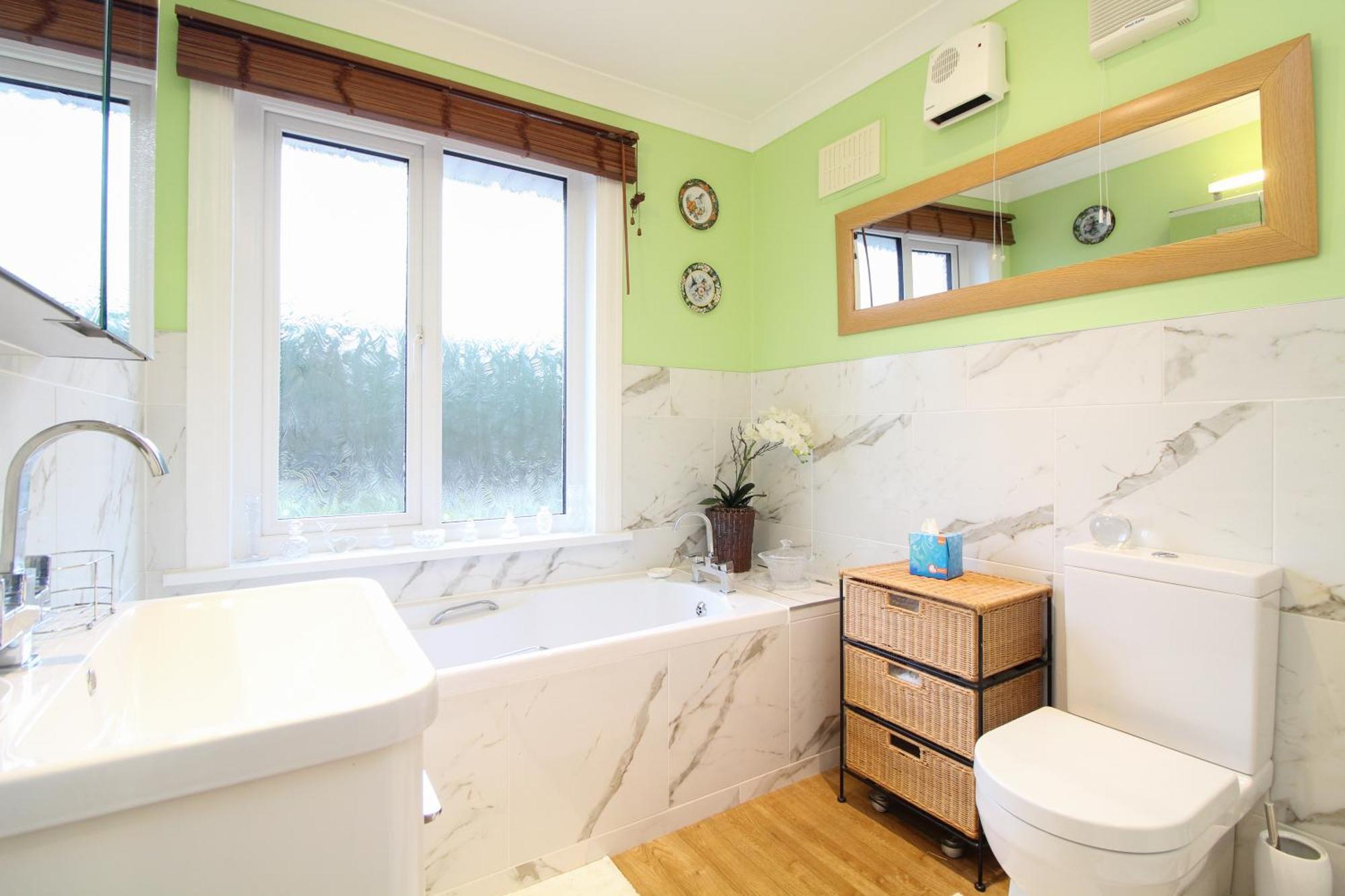 Regents Park Road Double Guest house *