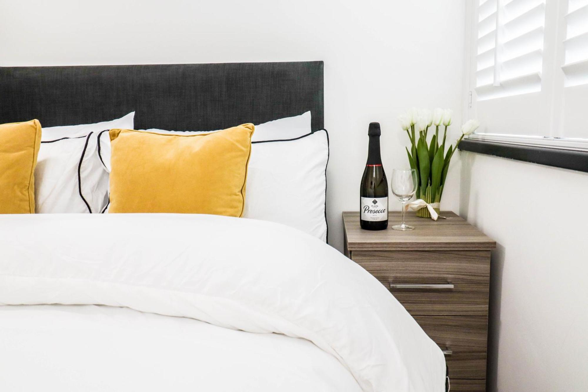 Compact & Bright Flats! Comfortable * Southampton