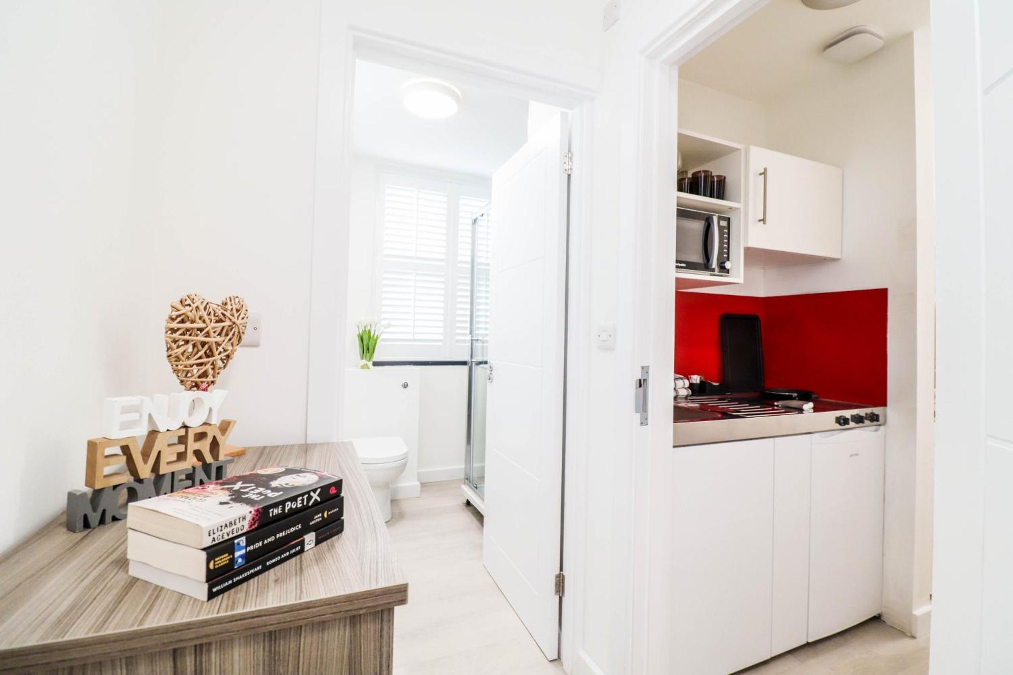 Compact & Bright Flats! Comfortable * Southampton