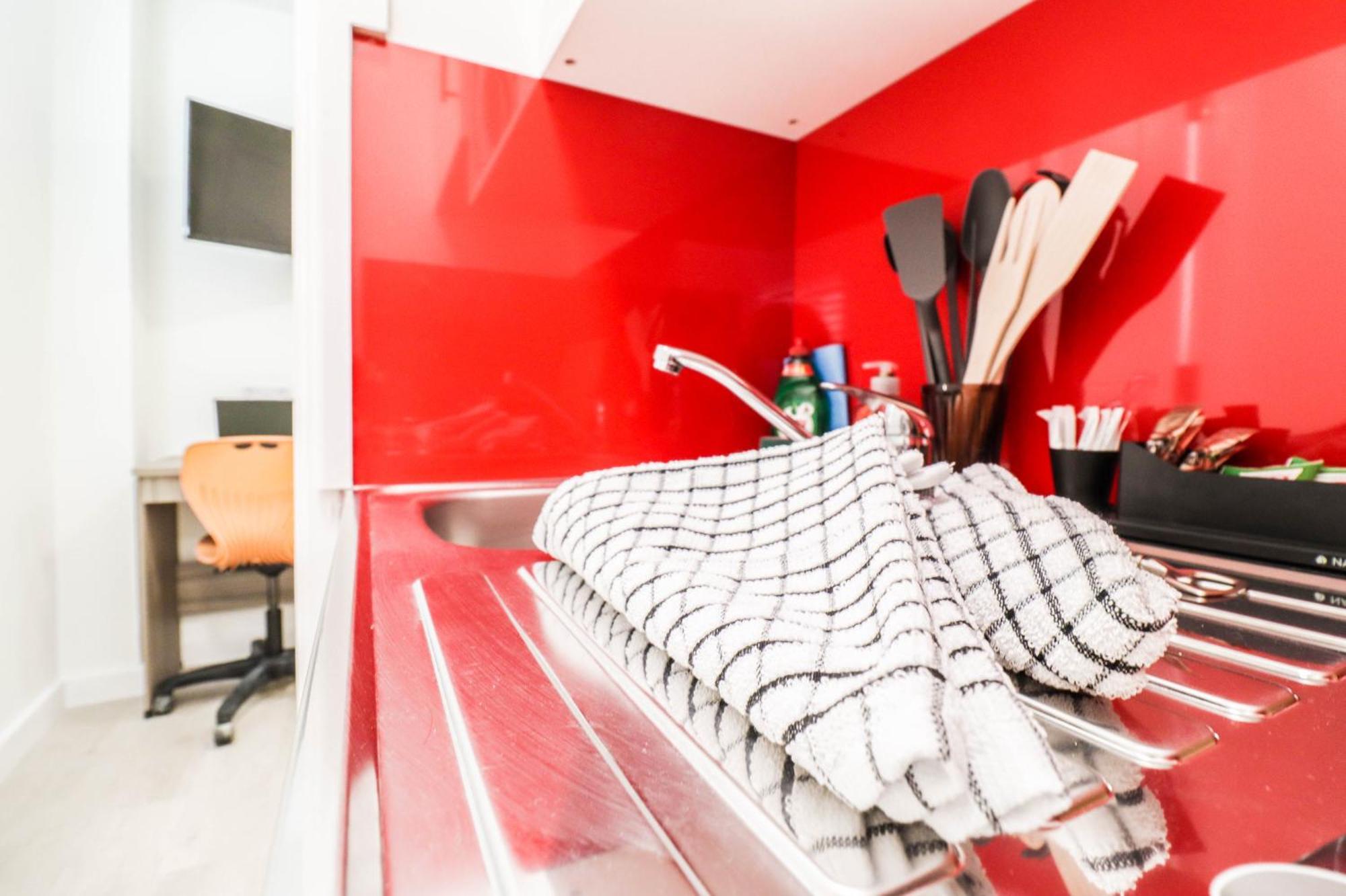 Compact & Bright Flats! Comfortable * Southampton