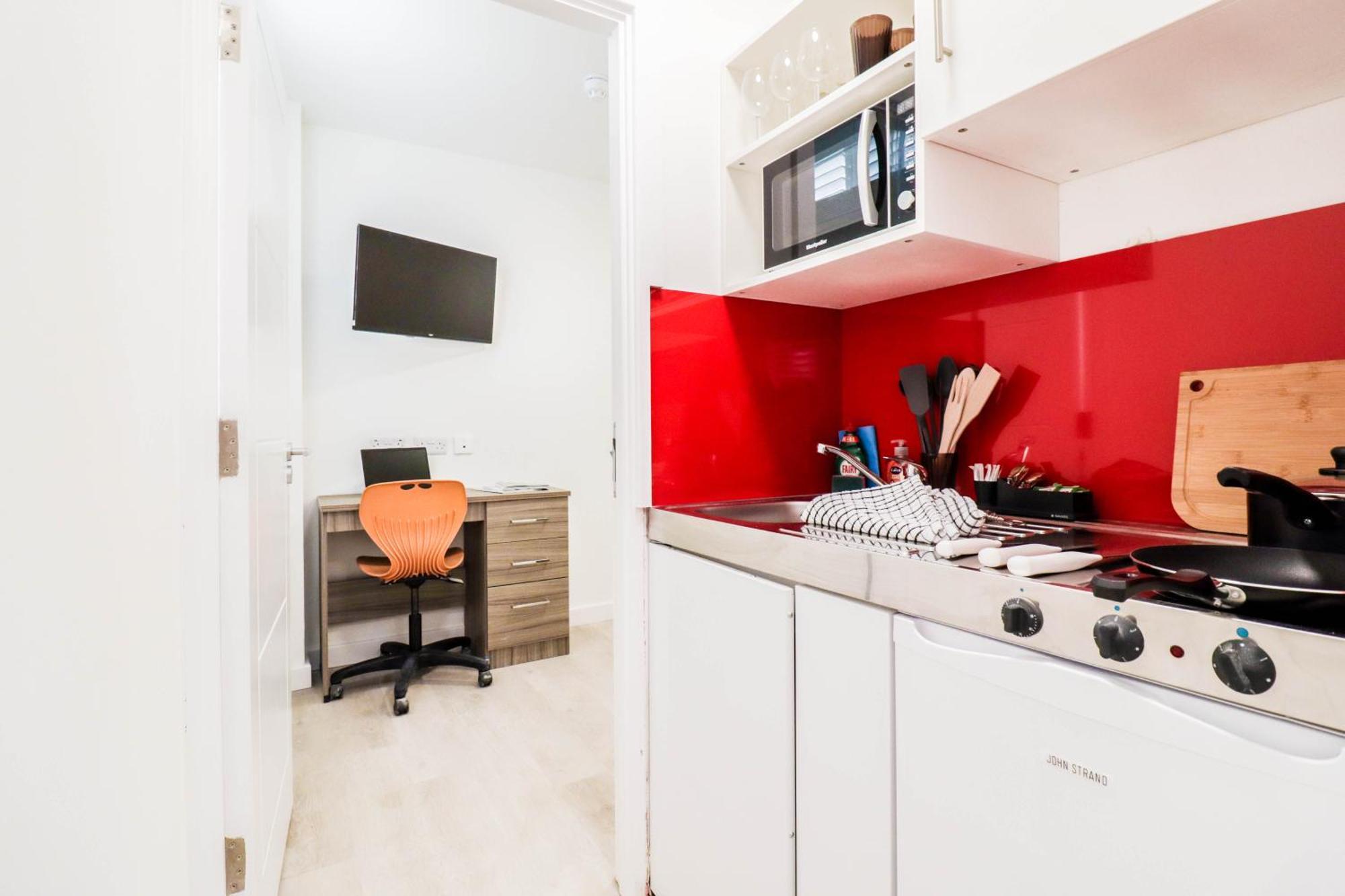 Compact & Bright Flats! Comfortable * Southampton