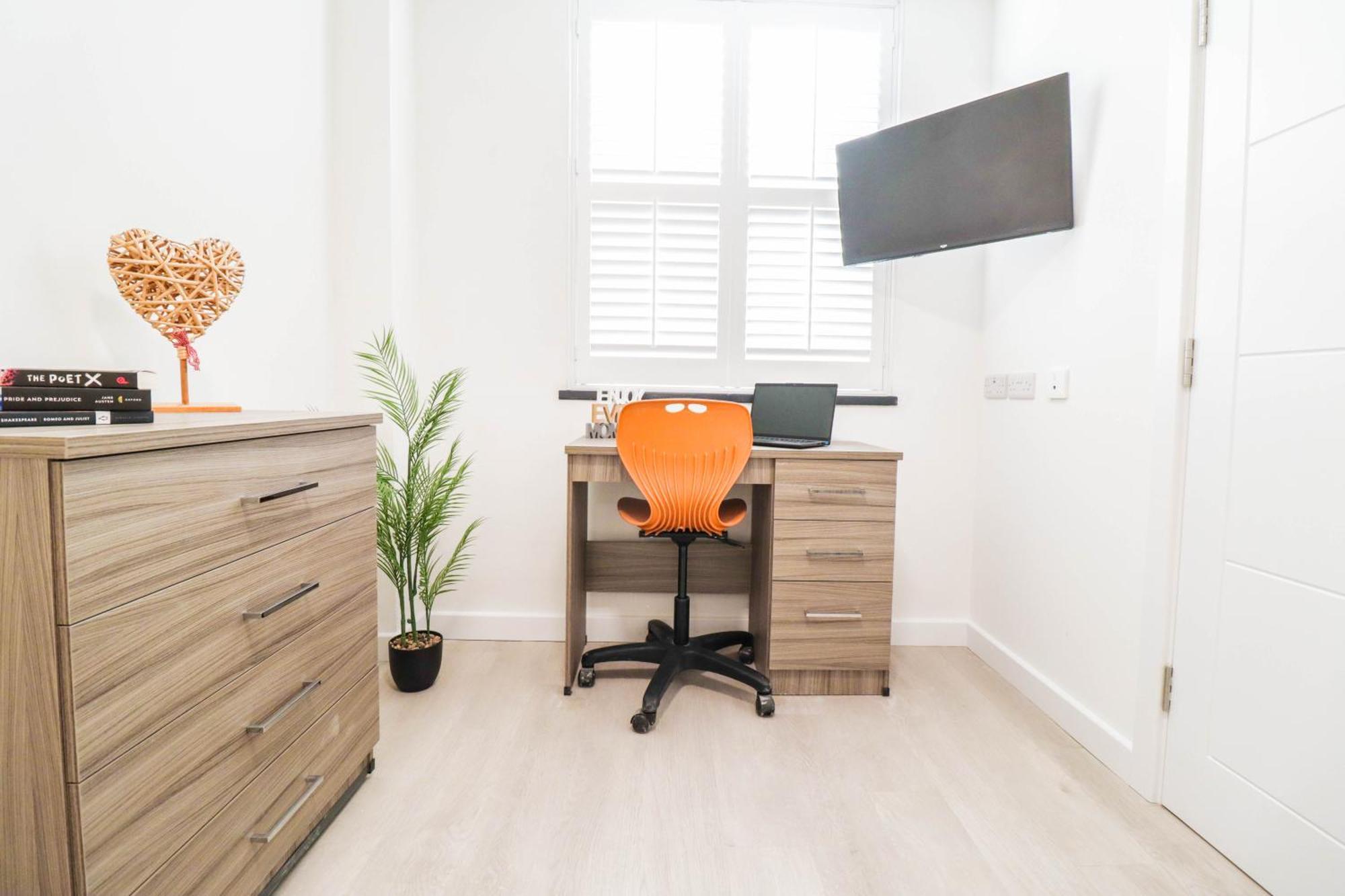 Compact & Bright Flats! Comfortable * Southampton