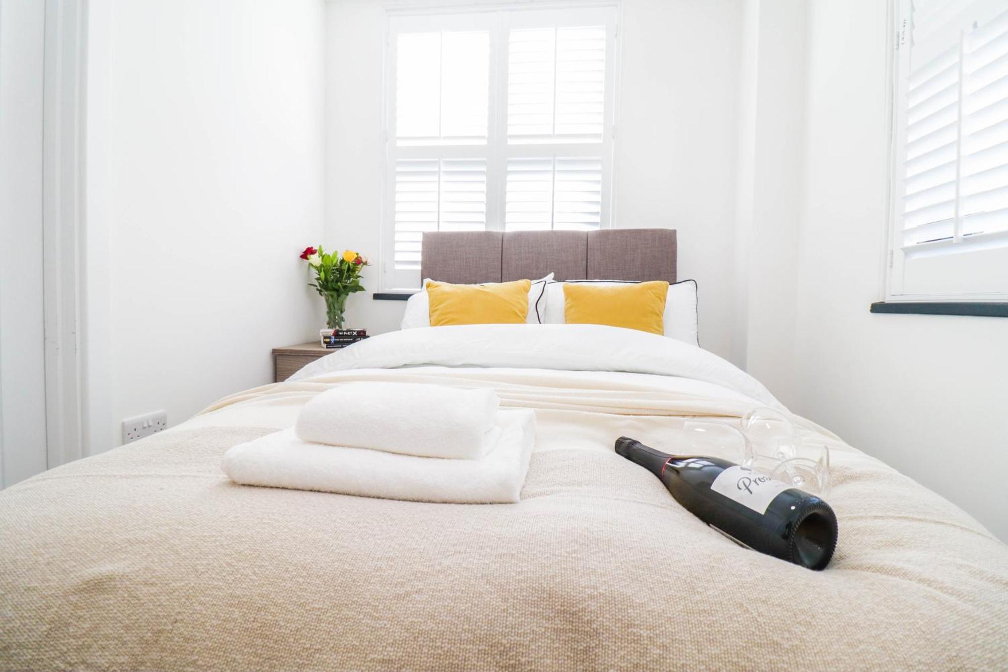 Compact & Bright Flats! Comfortable * Southampton