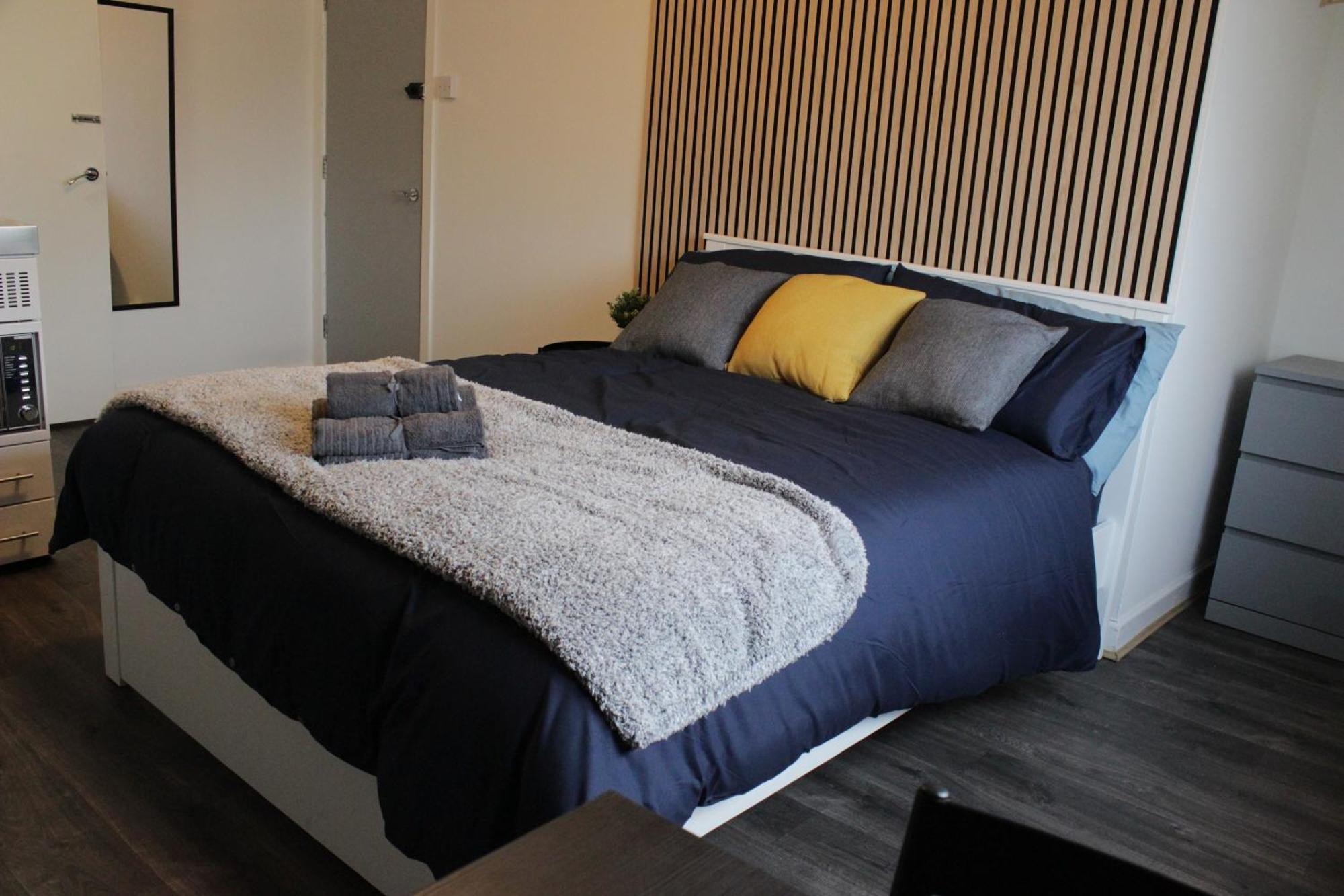 Superb Flats In Centre *